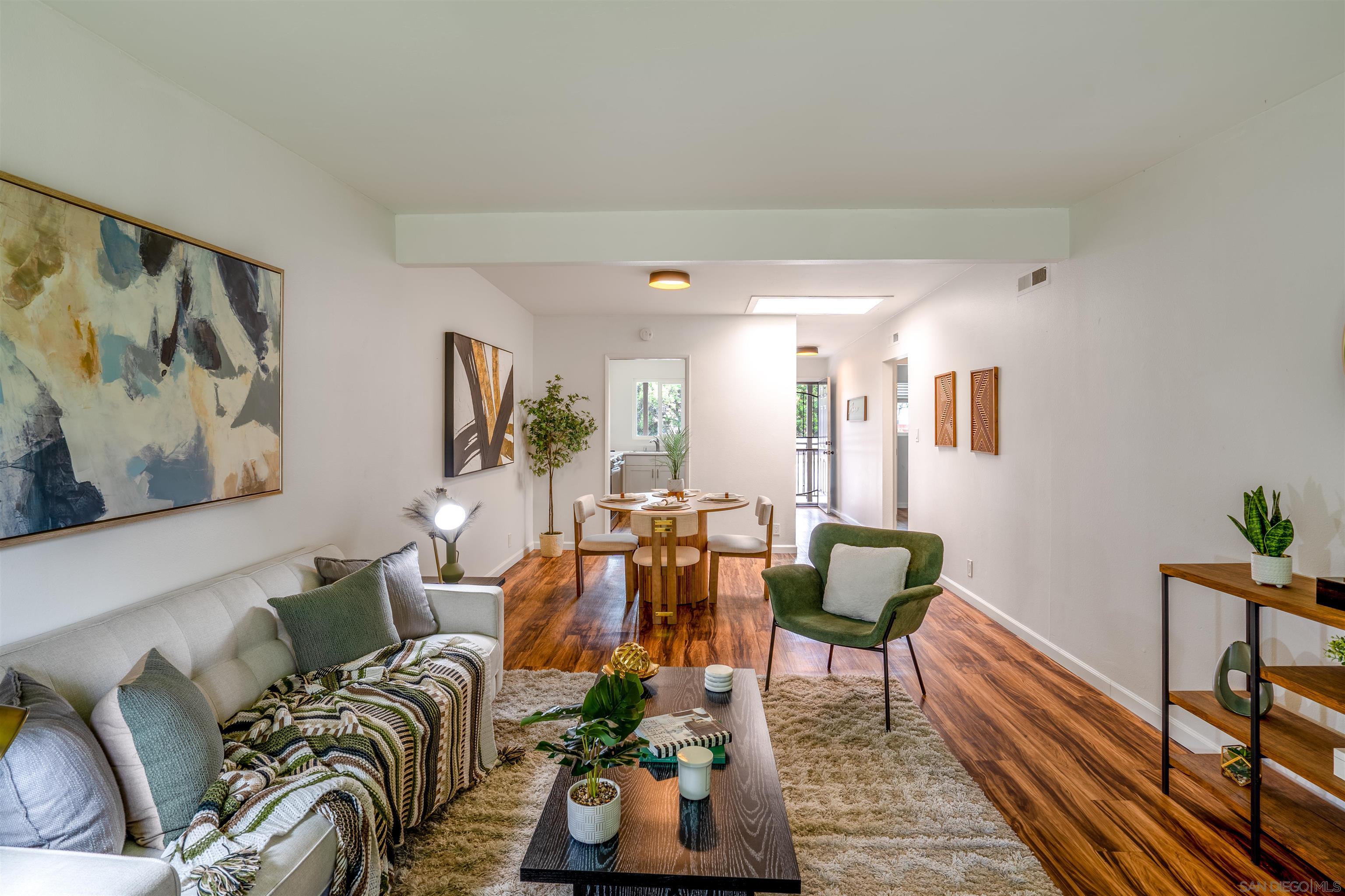 Front Image Thumbnail for SD250030778