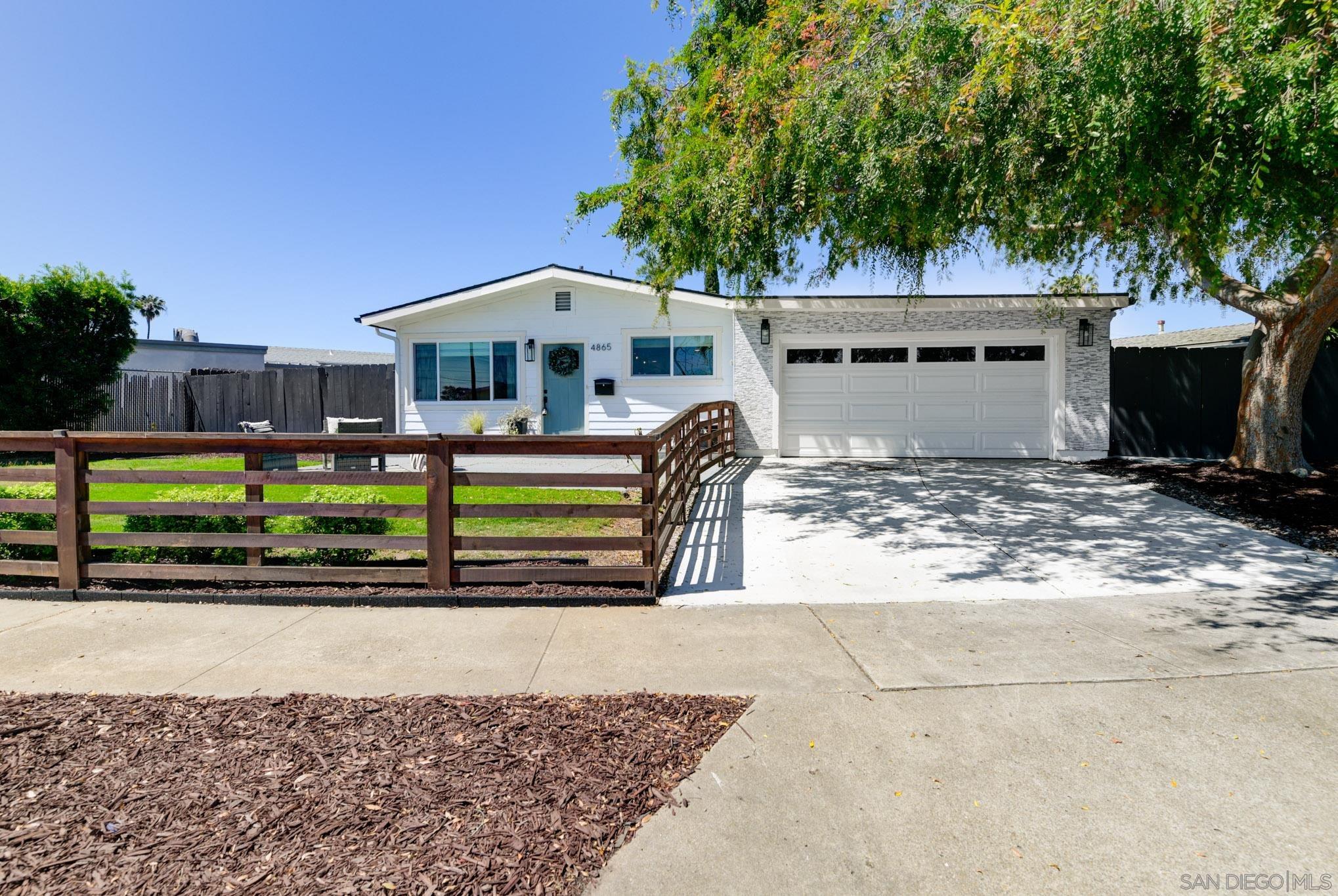 Detail Gallery Image 1 of 1 For 4865  Aberdeen St, San Diego,  CA 92117 - 3 Beds | 2 Baths