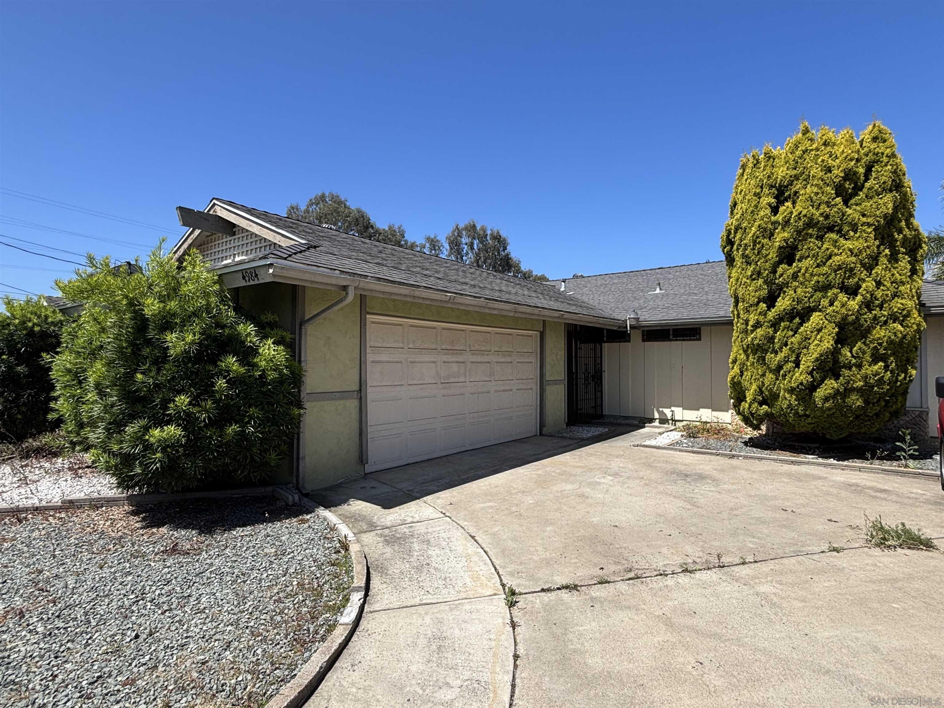 Detail Gallery Image 1 of 1 For 4984  Gaylord Dr, San Diego,  CA 92117 - 3 Beds | 2 Baths