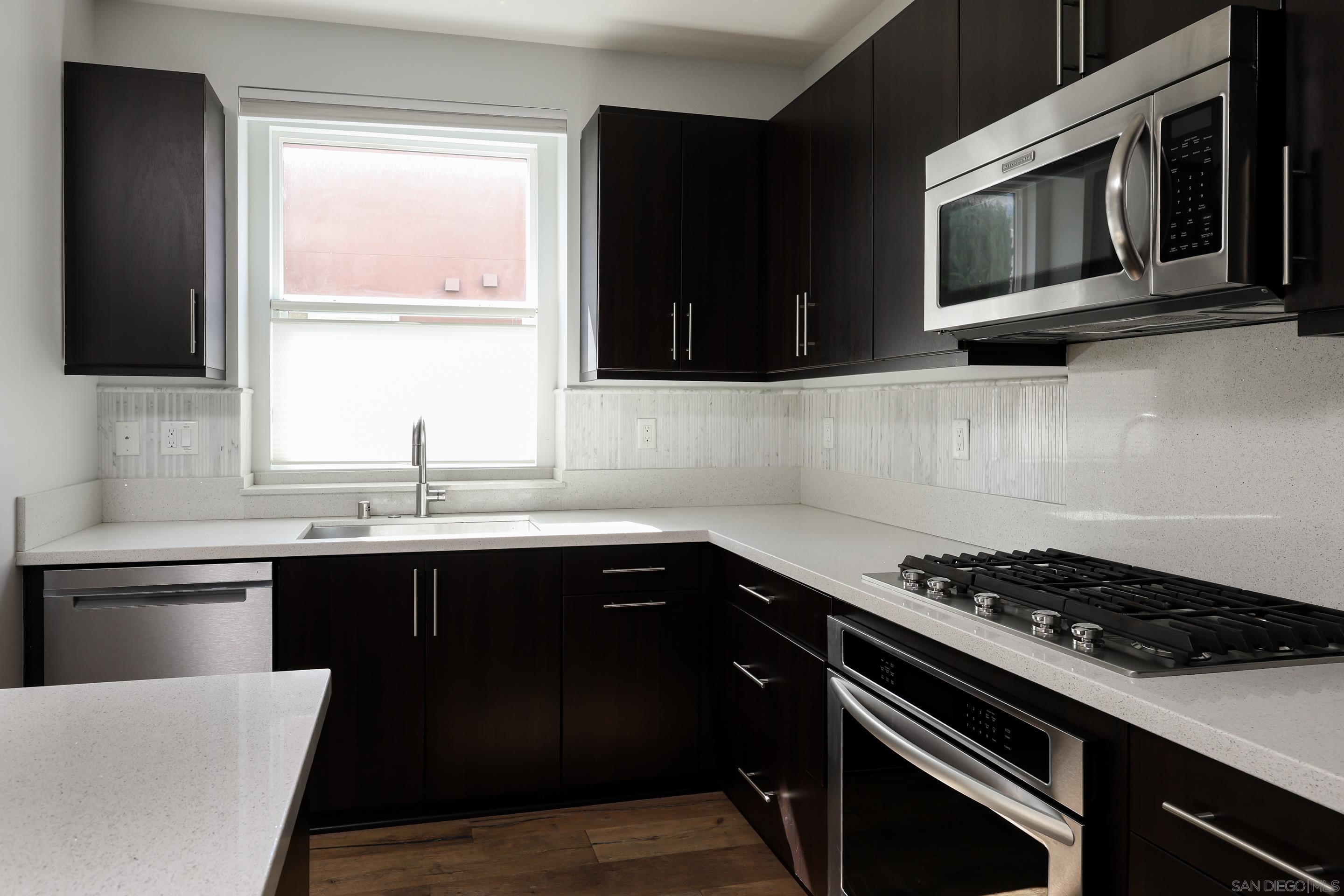 Detail Gallery Image 16 of 43 For 2434  via Alta, San Diego,  CA 92108 - 2 Beds | 2/1 Baths