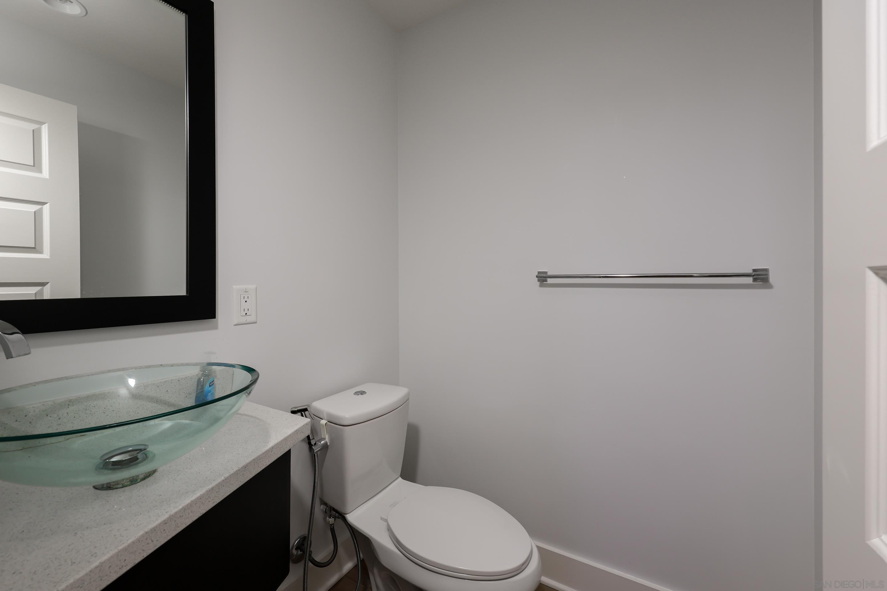 Detail Gallery Image 18 of 43 For 2434  via Alta, San Diego,  CA 92108 - 2 Beds | 2/1 Baths