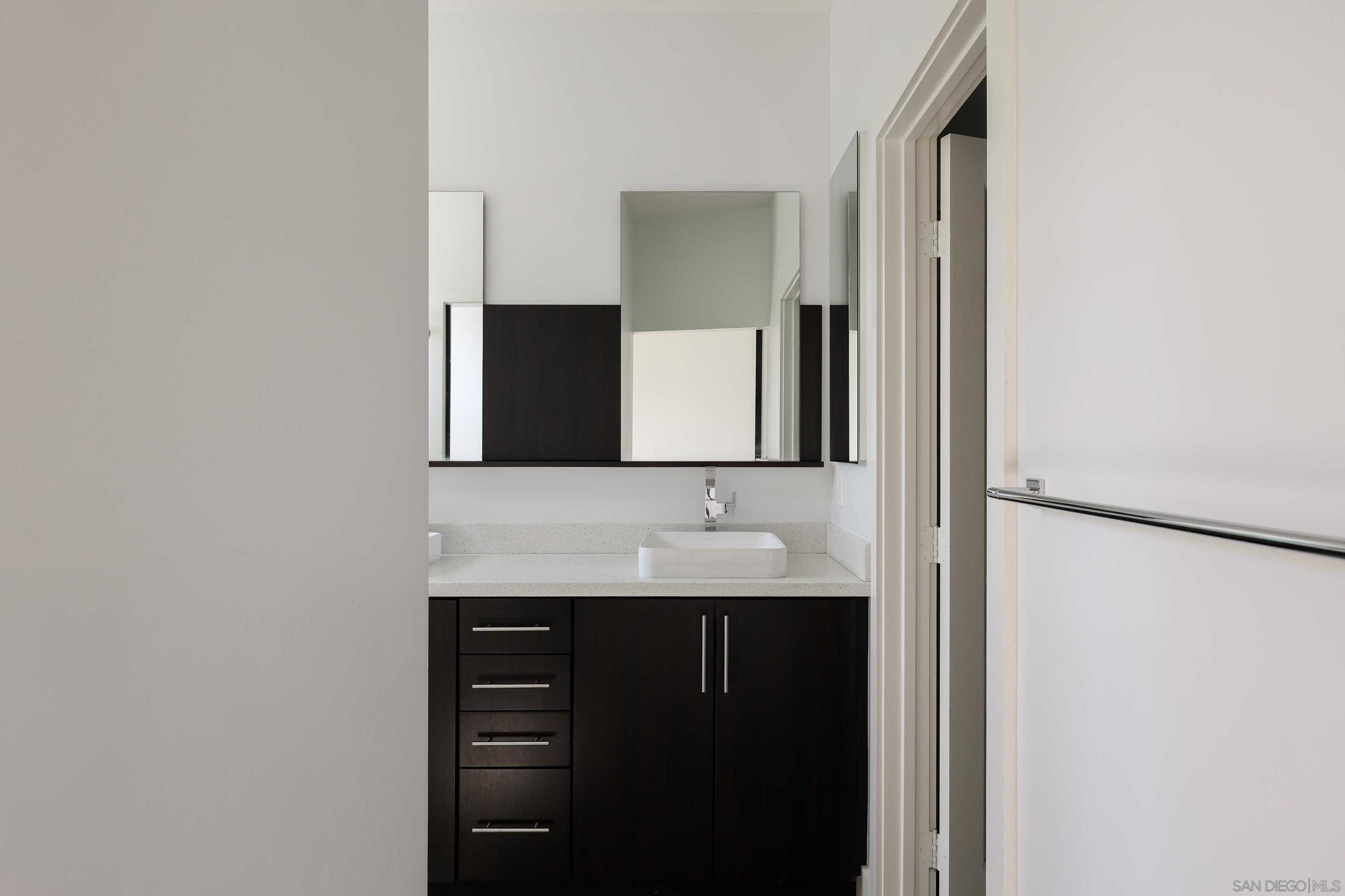 Detail Gallery Image 32 of 43 For 2434  via Alta, San Diego,  CA 92108 - 2 Beds | 2/1 Baths