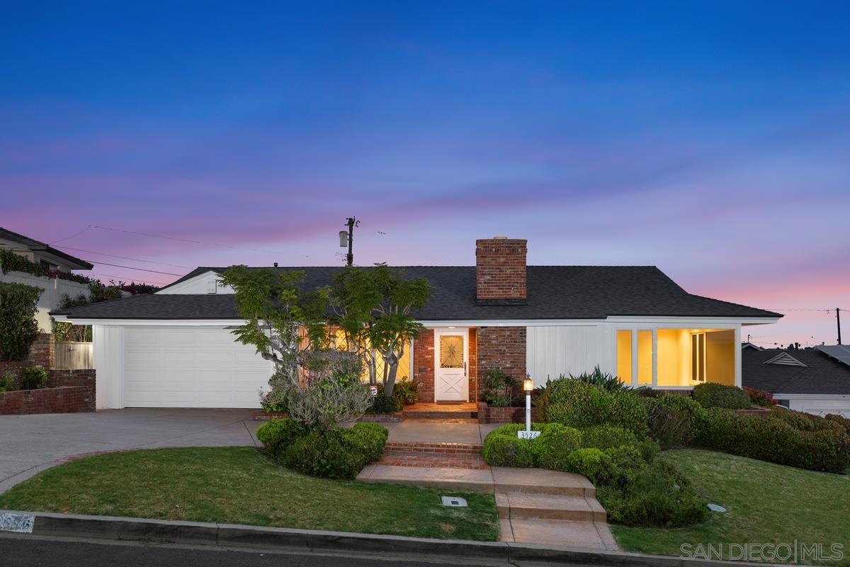 Detail Gallery Image 1 of 1 For 3526  Emerson Street, San Diego,  CA 92106 - 4 Beds | 3 Baths