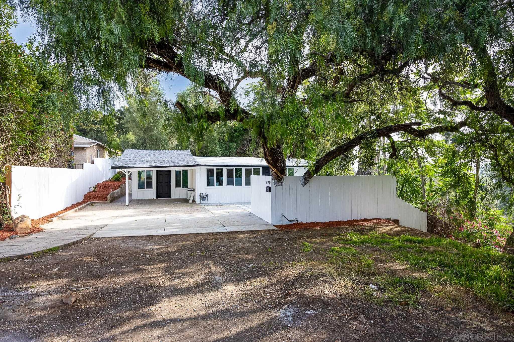 Detail Gallery Image 2 of 36 For 678  Robby Way, Fallbrook,  CA 92028 - 3 Beds | 2 Baths