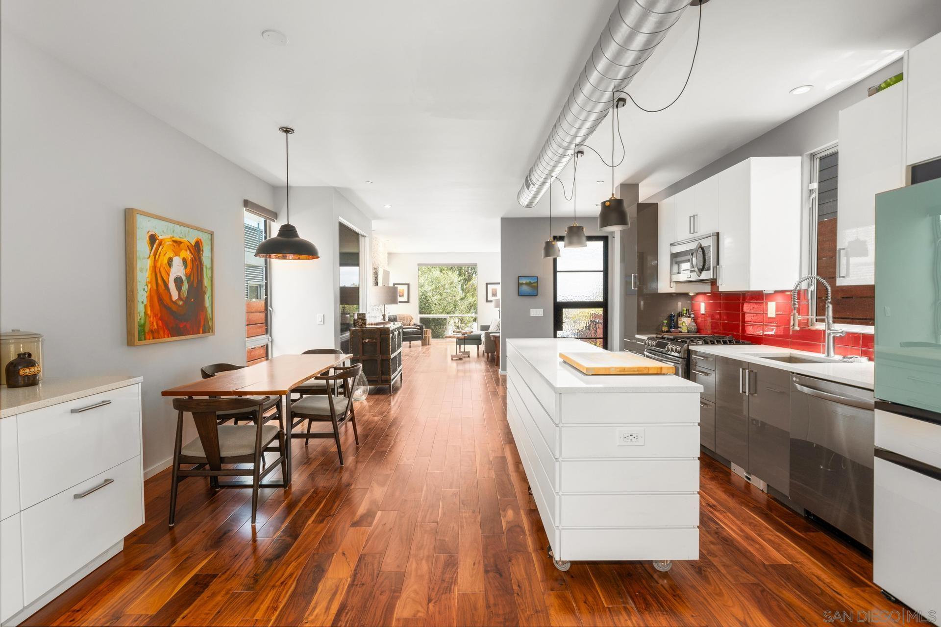 Front Image Thumbnail for SD250030924