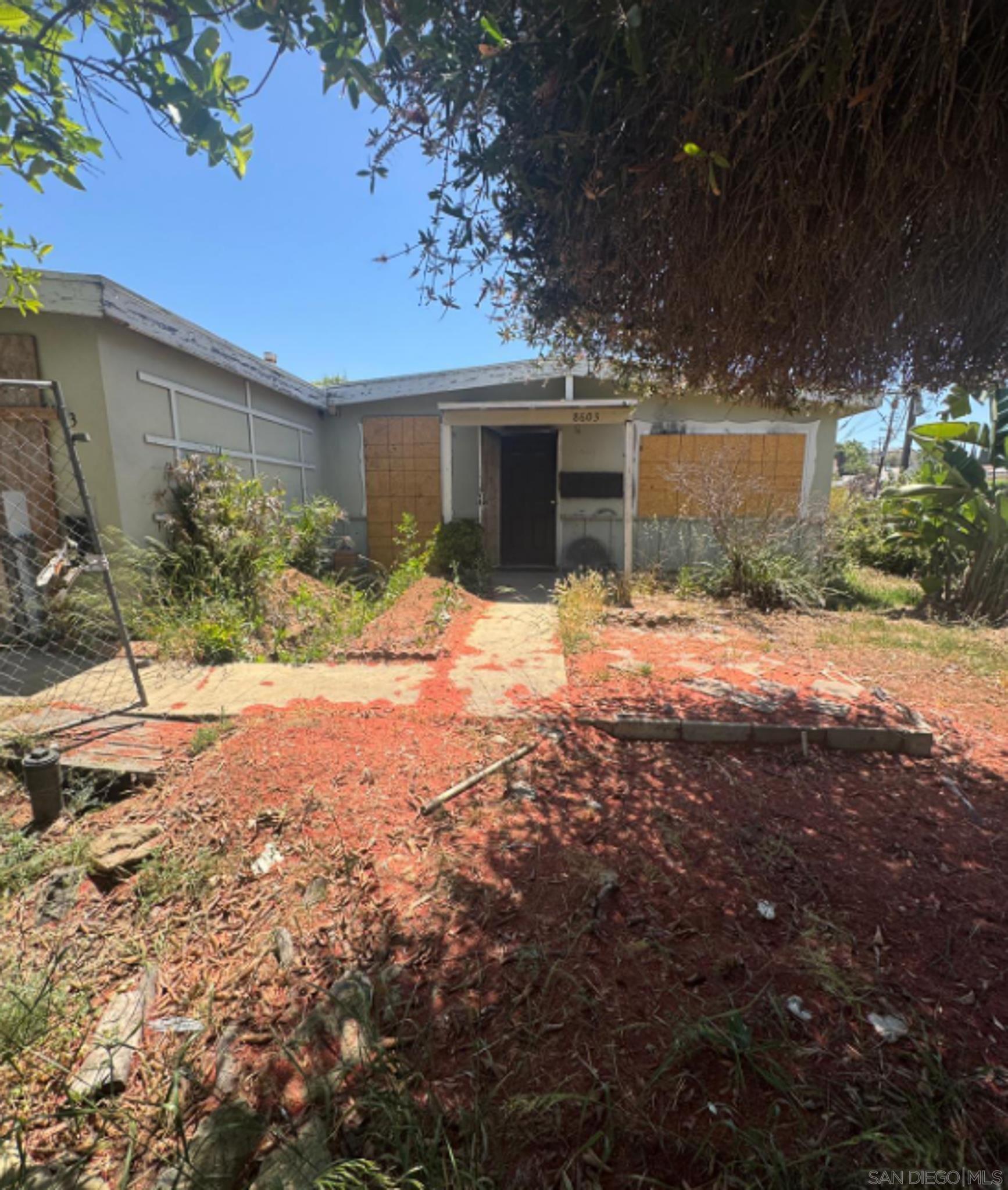 Detail Gallery Image 1 of 1 For 8603  Eileen St, Spring Valley,  CA 91977 - 3 Beds | 2 Baths