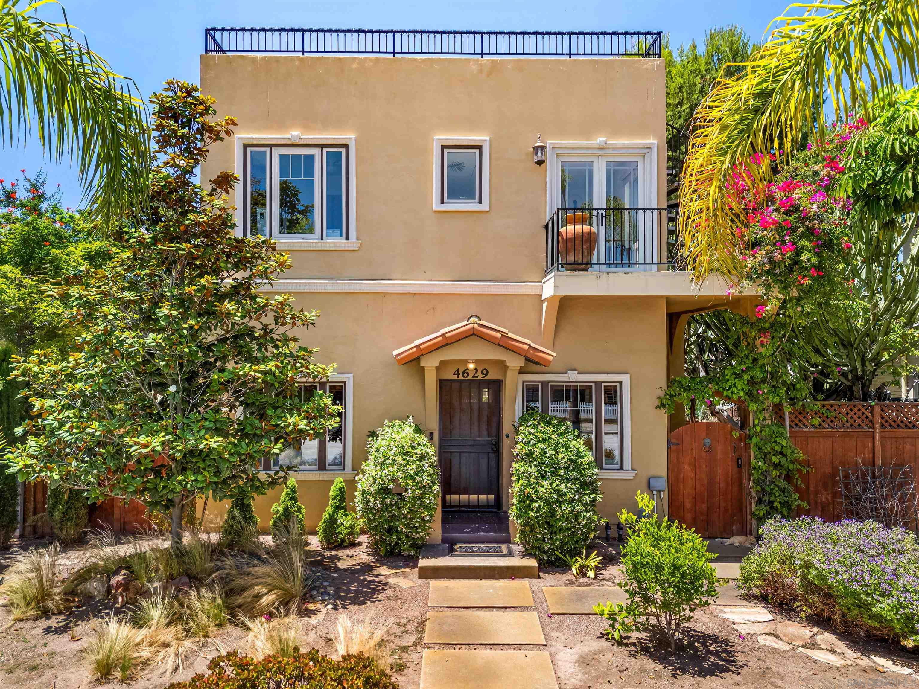 Detail Gallery Image 1 of 1 For 4629  Greene St, San Diego,  CA 92107 - 4 Beds | 3 Baths