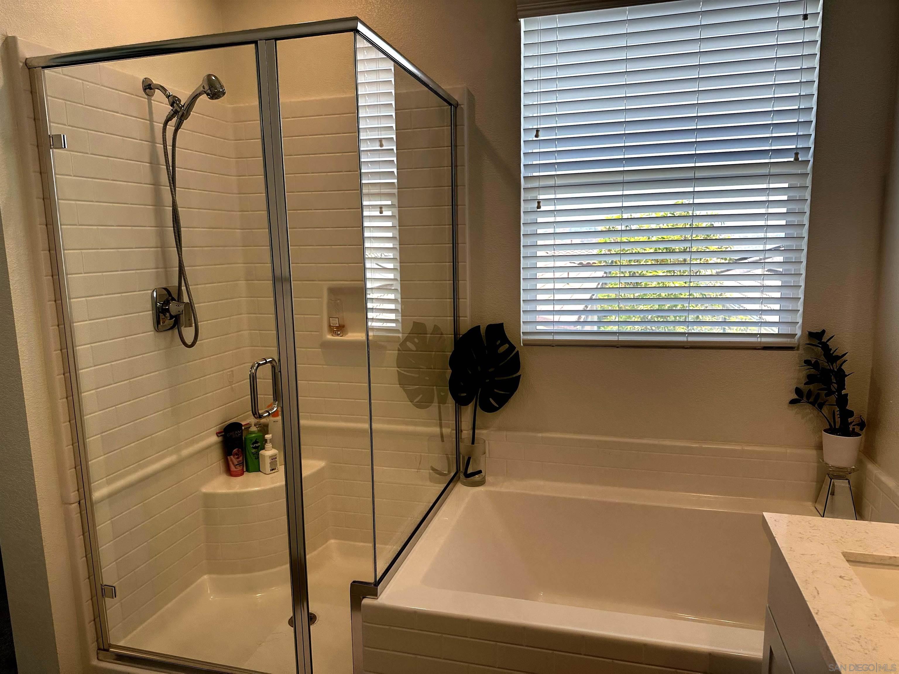 Detail Gallery Image 18 of 48 For 1390  Santa Victoria Rd  #6,  Chula Vista,  CA 91913 - 4 Beds | 3/1 Baths