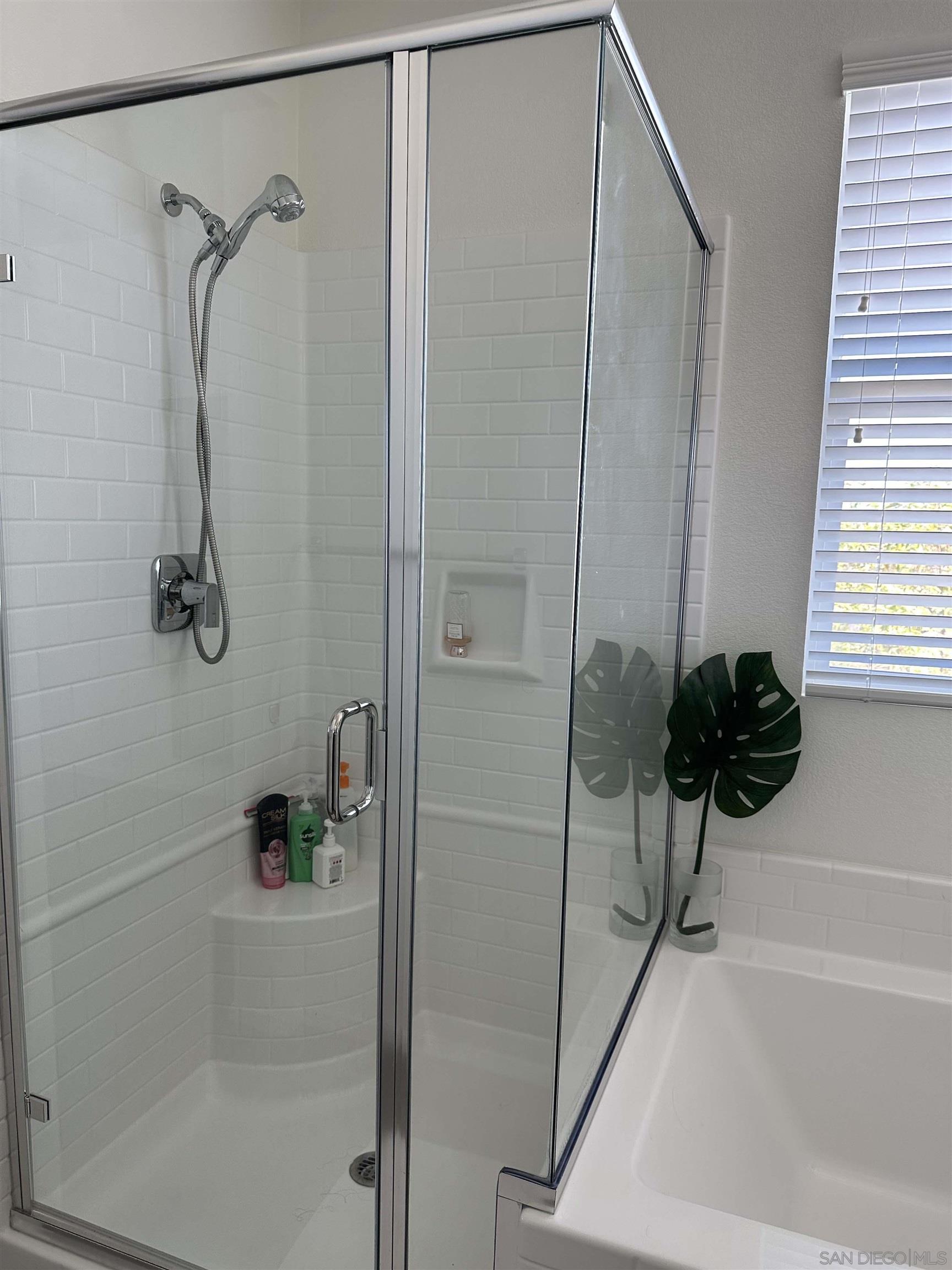 Detail Gallery Image 22 of 48 For 1390  Santa Victoria Rd  #6,  Chula Vista,  CA 91913 - 4 Beds | 3/1 Baths