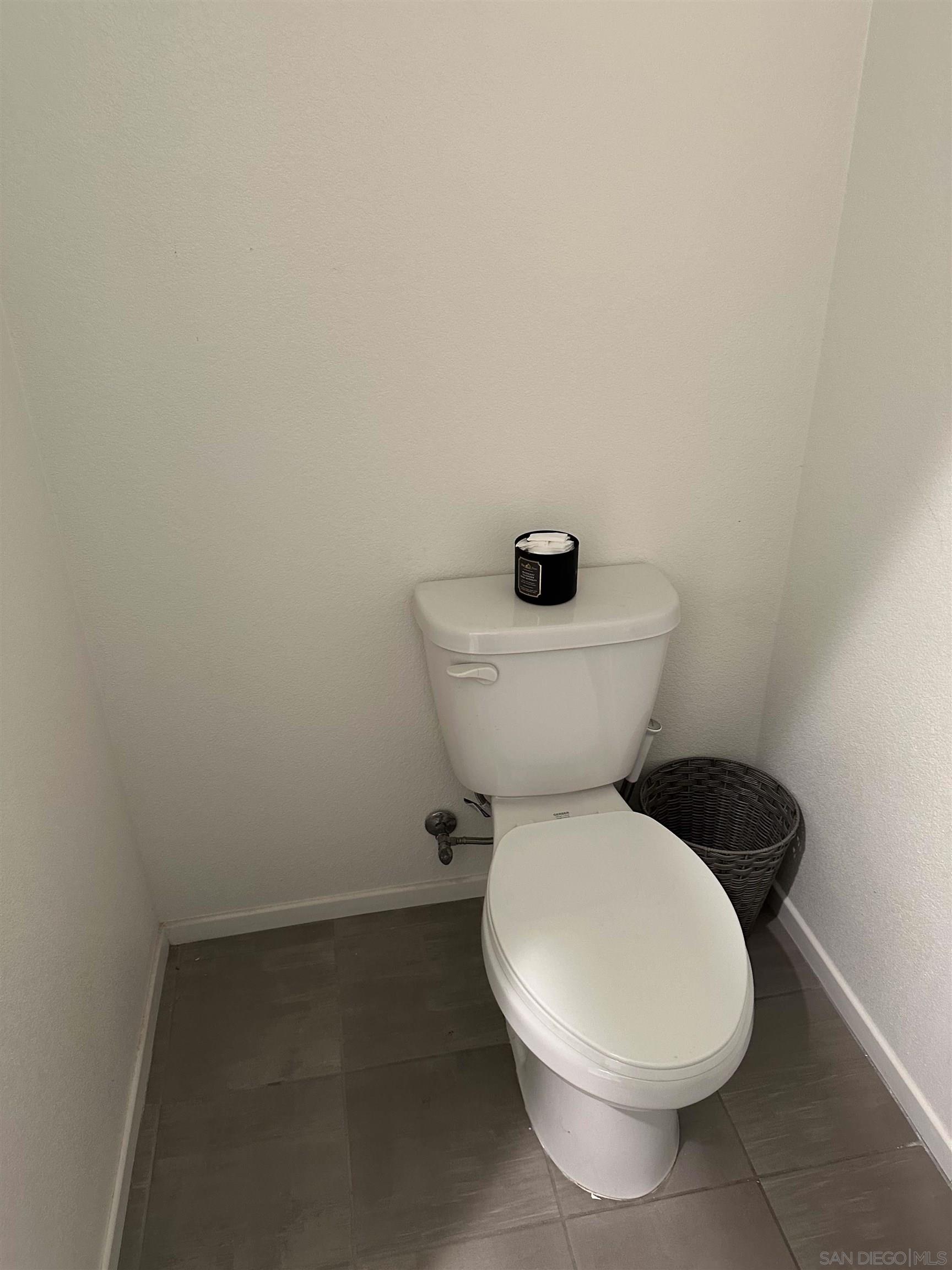 Detail Gallery Image 25 of 48 For 1390  Santa Victoria Rd  #6,  Chula Vista,  CA 91913 - 4 Beds | 3/1 Baths