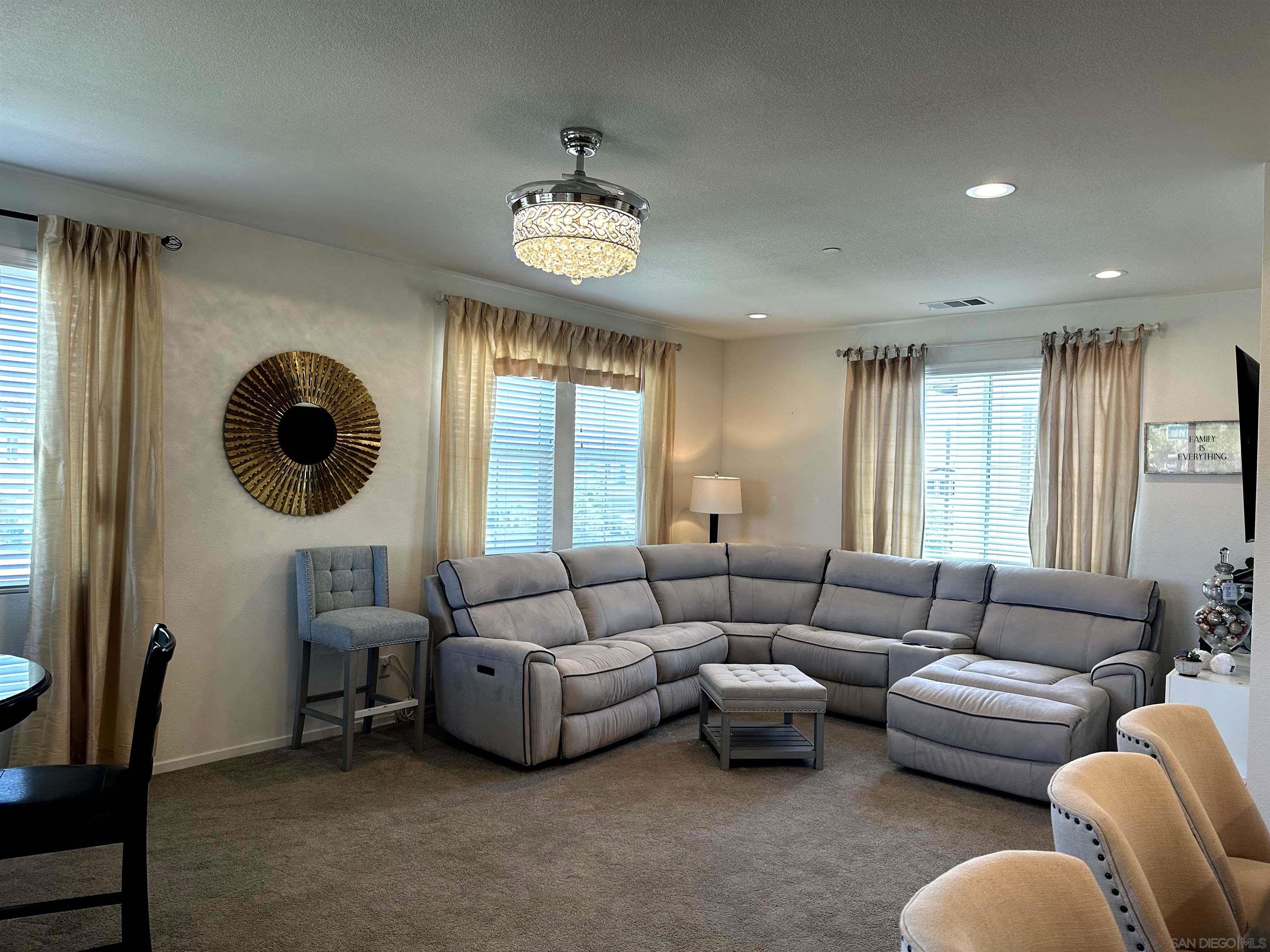 Detail Gallery Image 5 of 48 For 1390  Santa Victoria Rd  #6,  Chula Vista,  CA 91913 - 4 Beds | 3/1 Baths