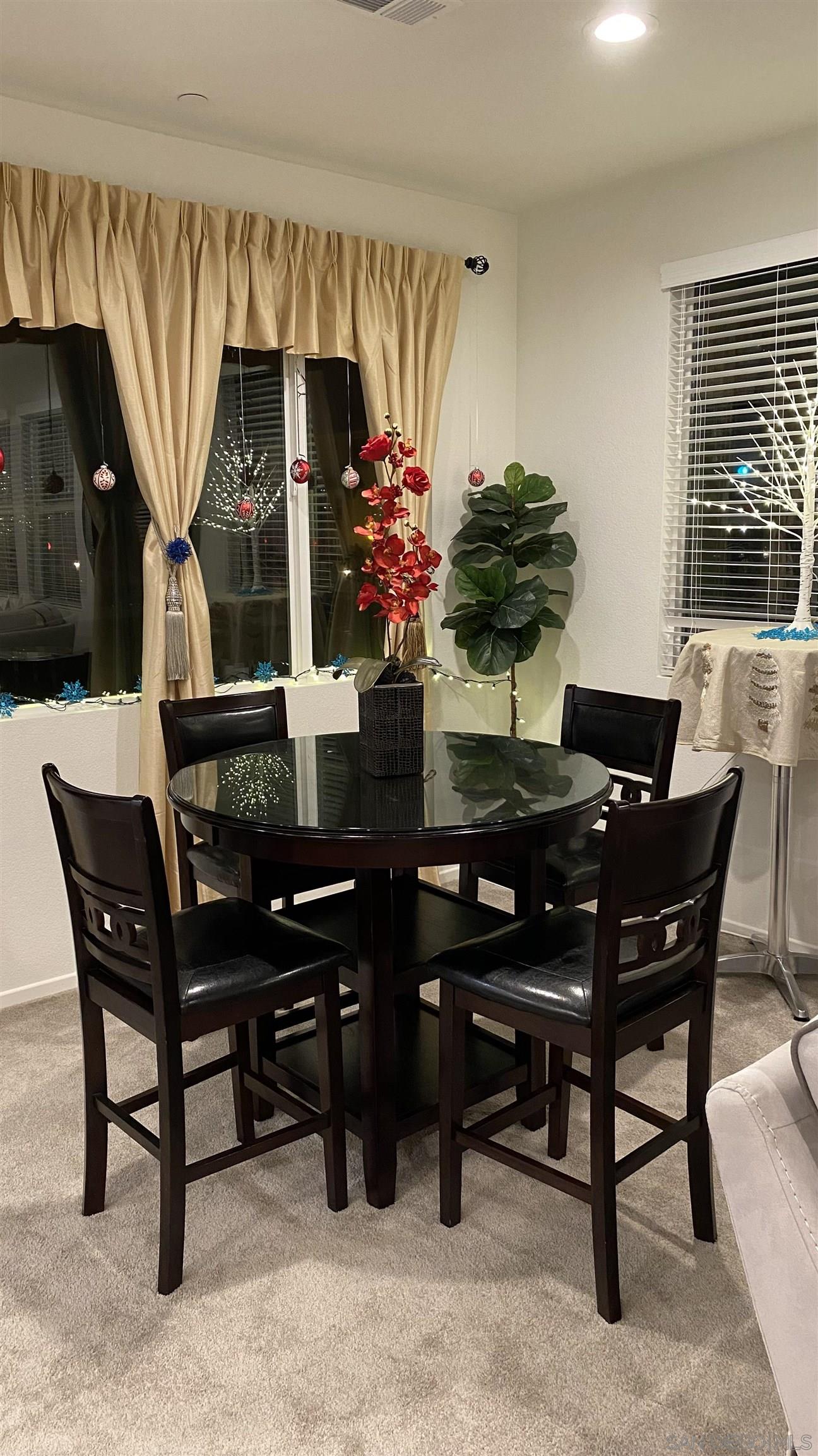 Detail Gallery Image 7 of 48 For 1390  Santa Victoria Rd  #6,  Chula Vista,  CA 91913 - 4 Beds | 3/1 Baths