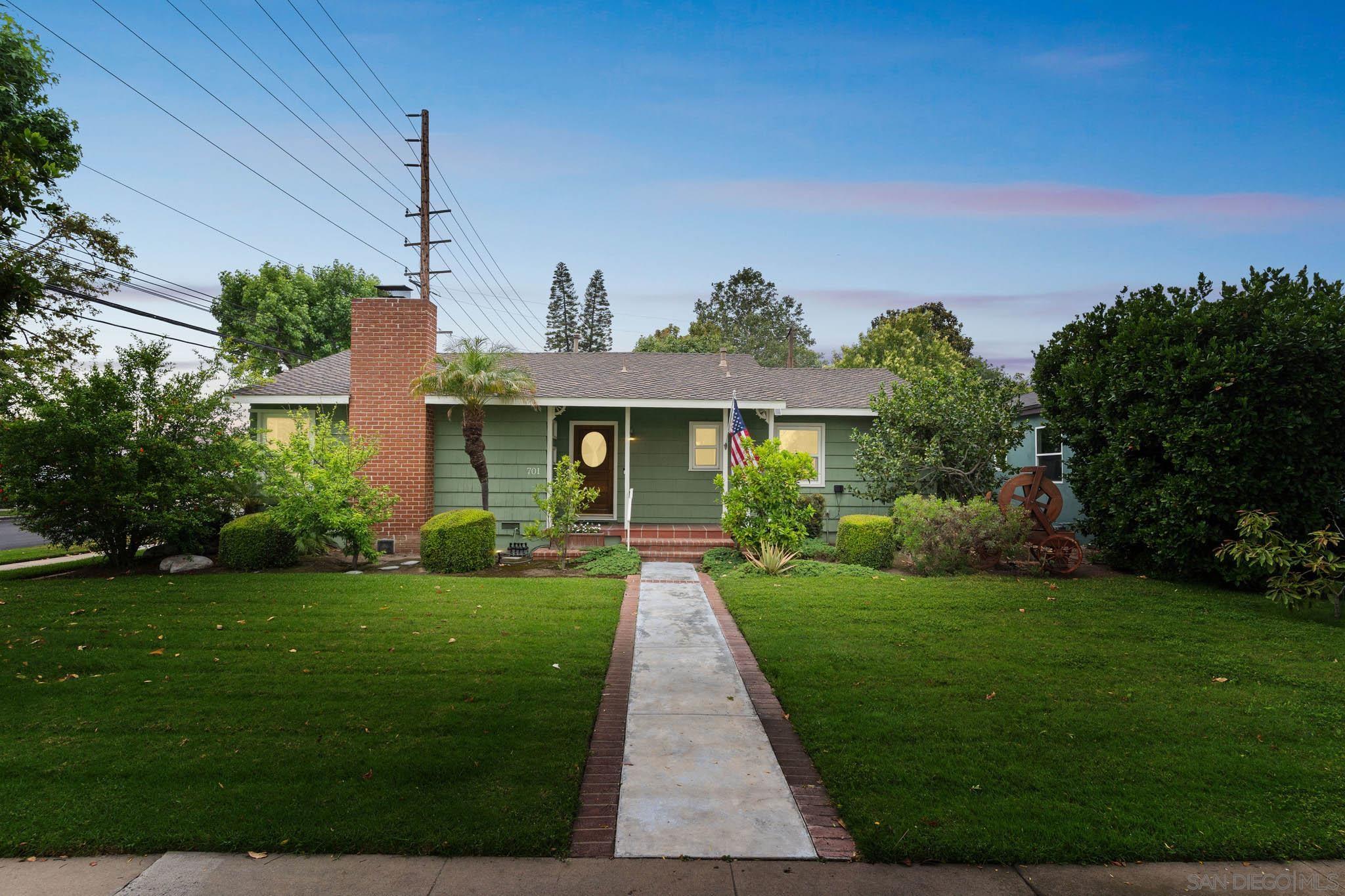 Detail Gallery Image 1 of 1 For 701  Catalina Ave, Santa Ana,  CA 92706 - 3 Beds | 1/1 Baths