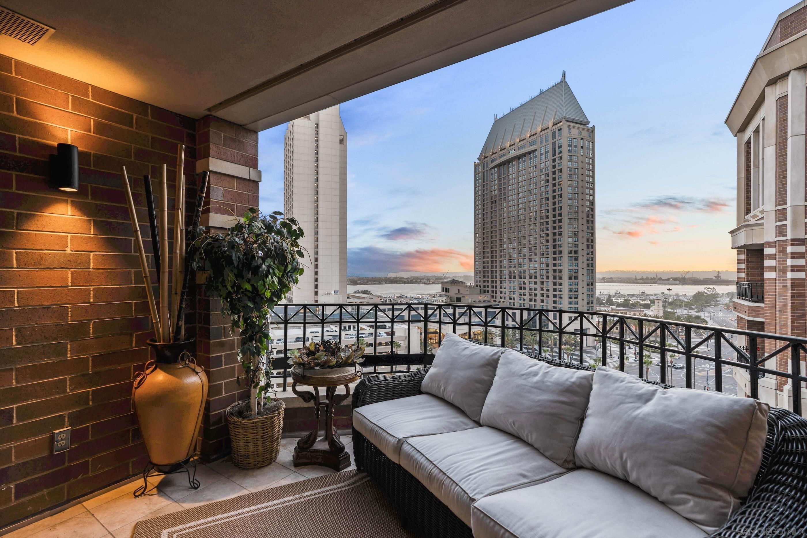 Front Image Thumbnail for SD250031099