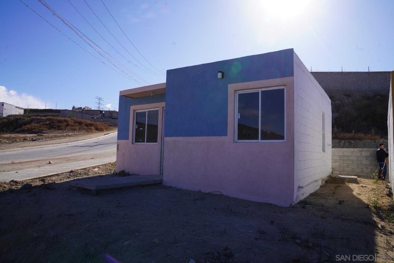 Front Image Thumbnail for SD250031128