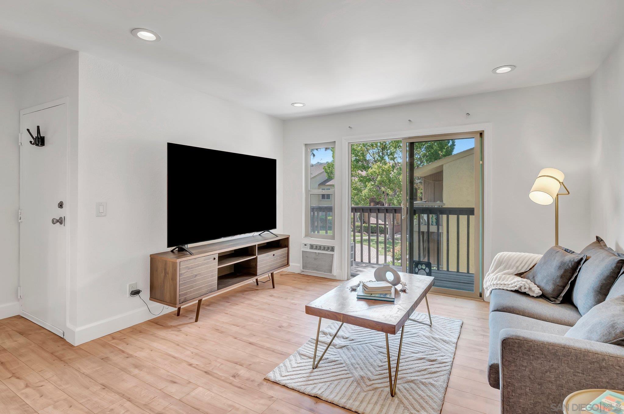 Detail Gallery Image 1 of 1 For 6070  Rancho Mission Rd  #436,  San Diego,  CA 92108 - 1 Beds | 1 Baths