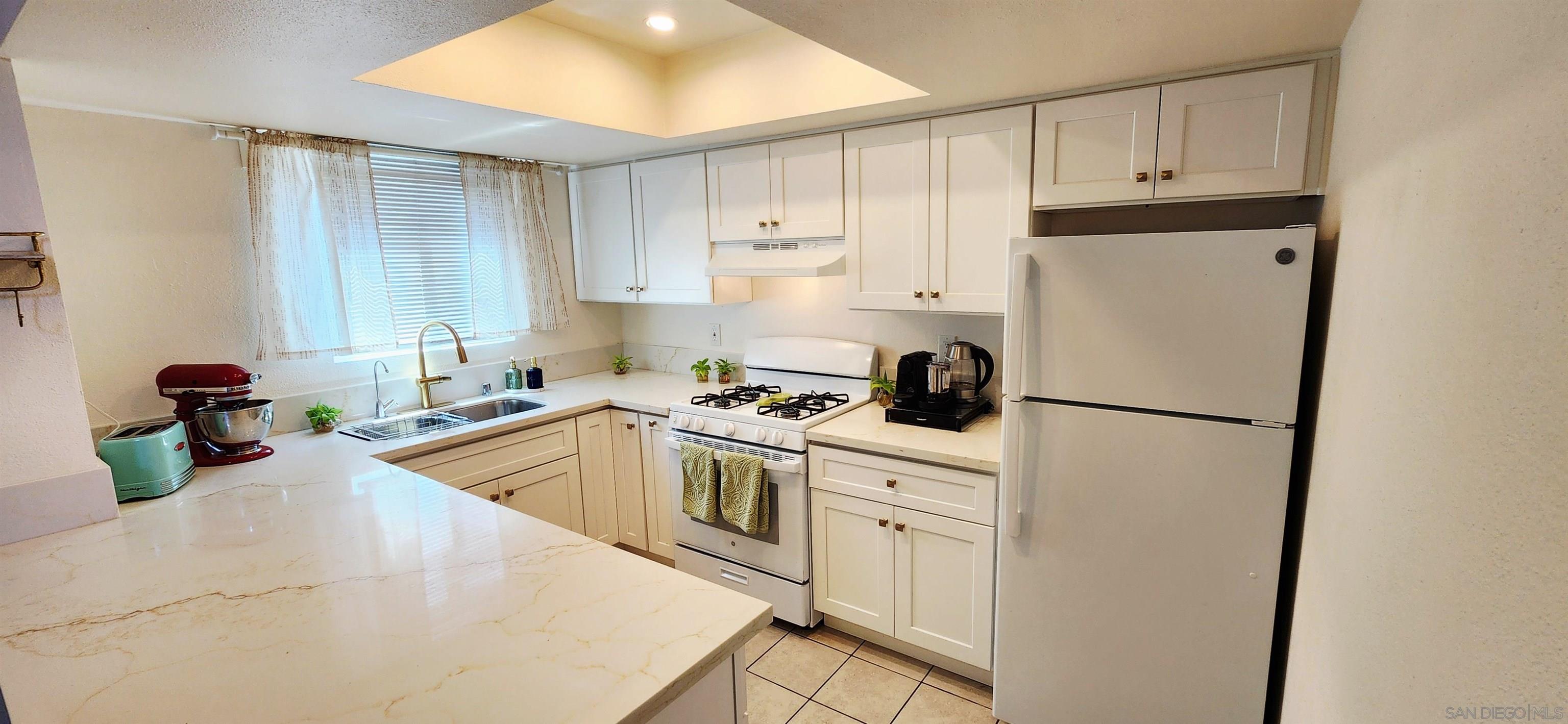 Front Image Thumbnail for SD250031177