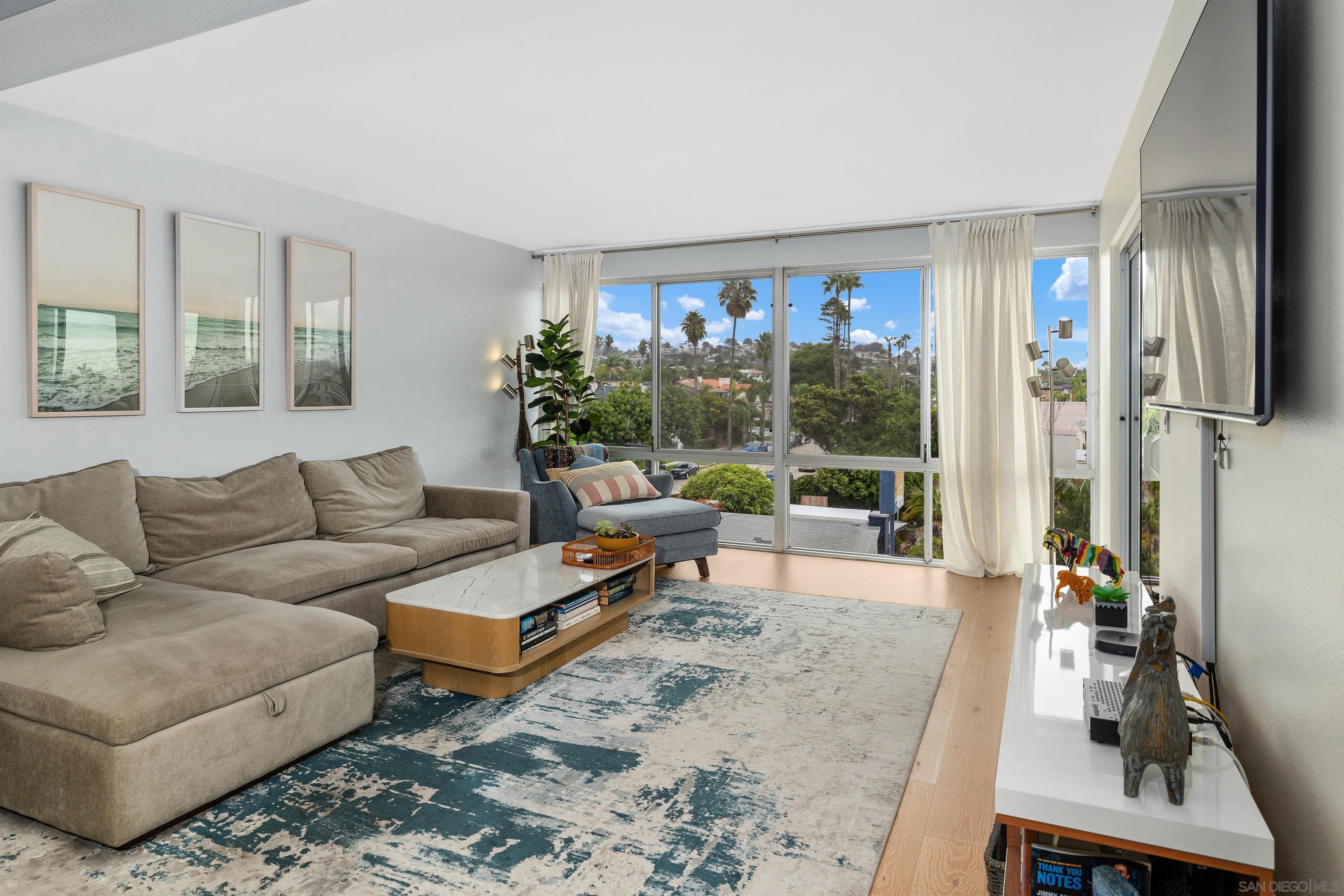 Front Image Thumbnail for SD250031223