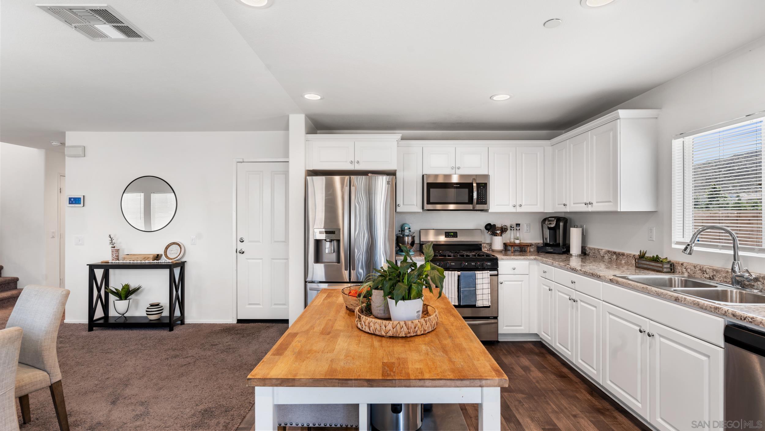 Detail Gallery Image 8 of 34 For 29483  Beeler Rd, Winchester,  CA 92596 - 4 Beds | 3 Baths