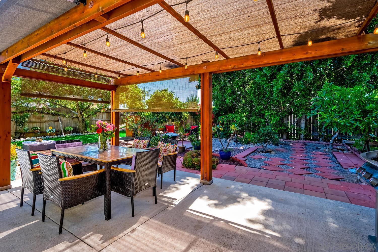 Detail Gallery Image 1 of 1 For 10952  Martinique Way, San Diego,  CA 92126 - 3 Beds | 1 Baths