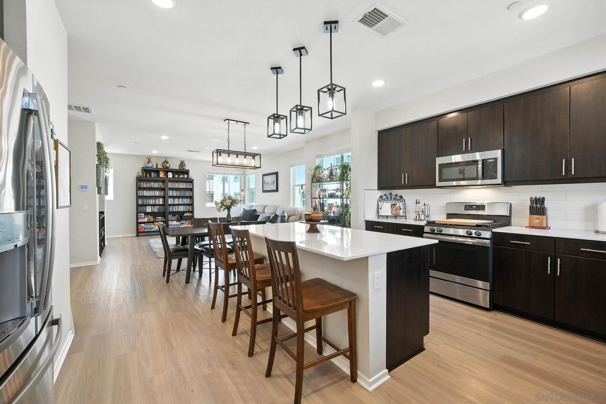 Front Image Thumbnail for SD250031265