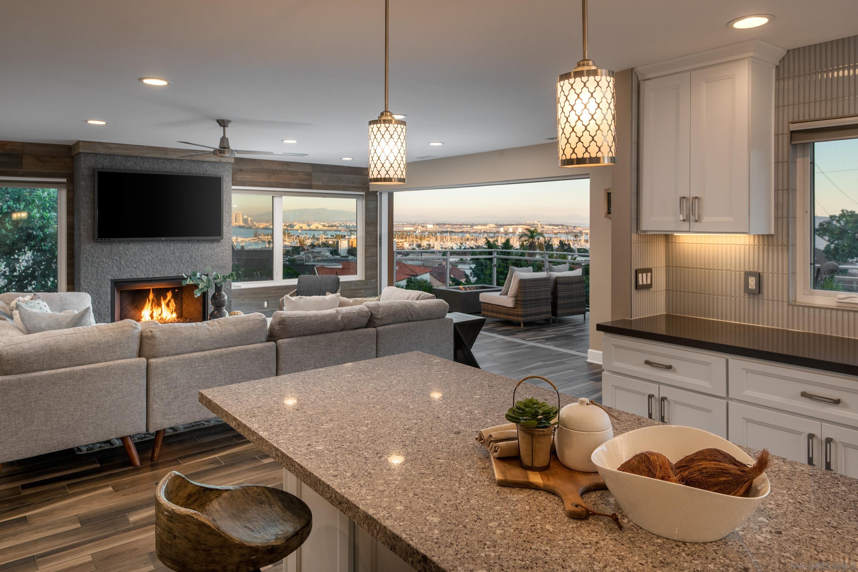 Detail Gallery Image 1 of 1 For 3266  Trumbull St, San Diego,  CA 92106 - 4 Beds | 4/2 Baths