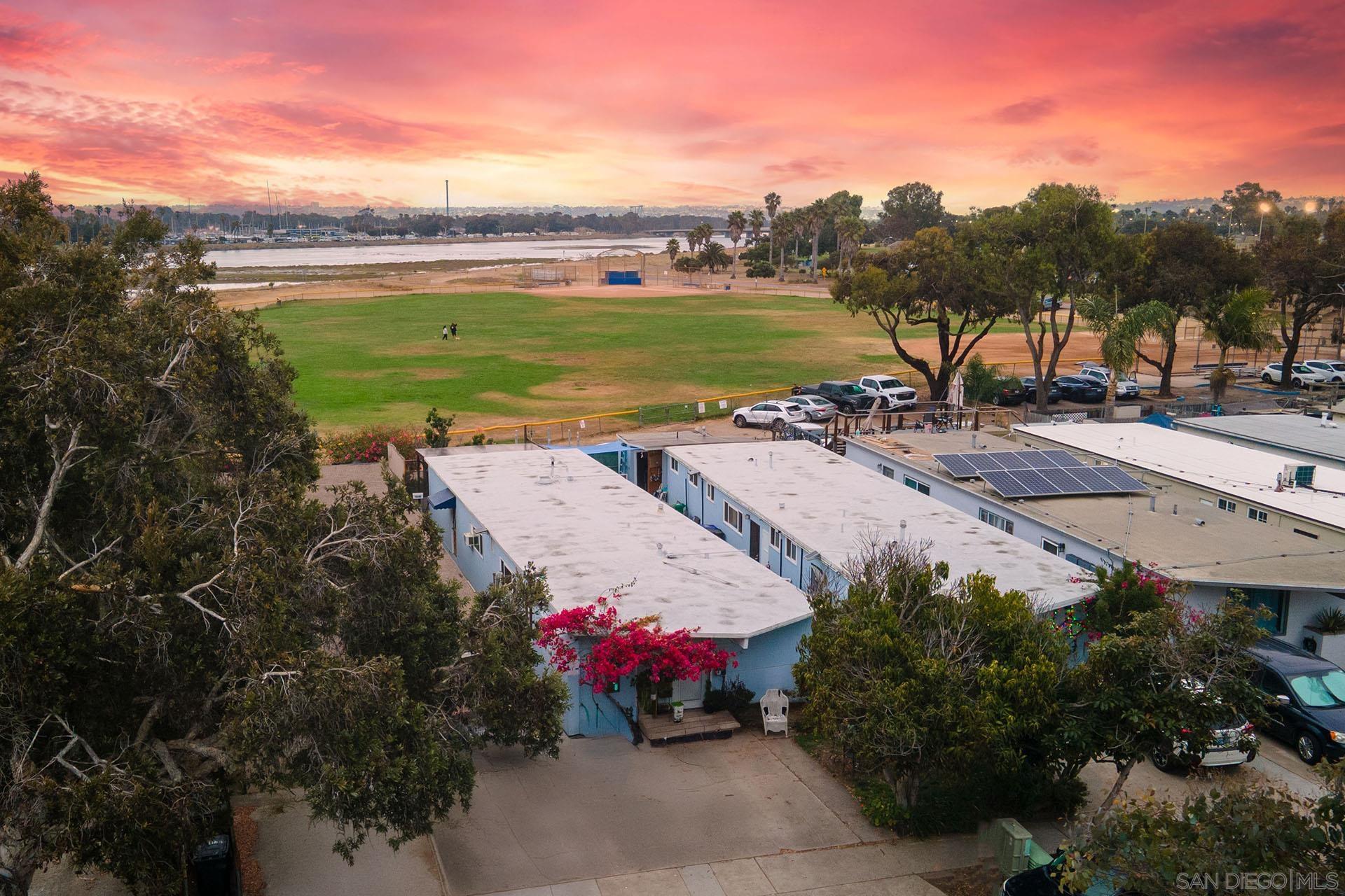 Detail Gallery Image 23 of 35 For 5038-40 W Point Loma Blvd, San Diego,  CA 92107 - – Beds | – Baths
