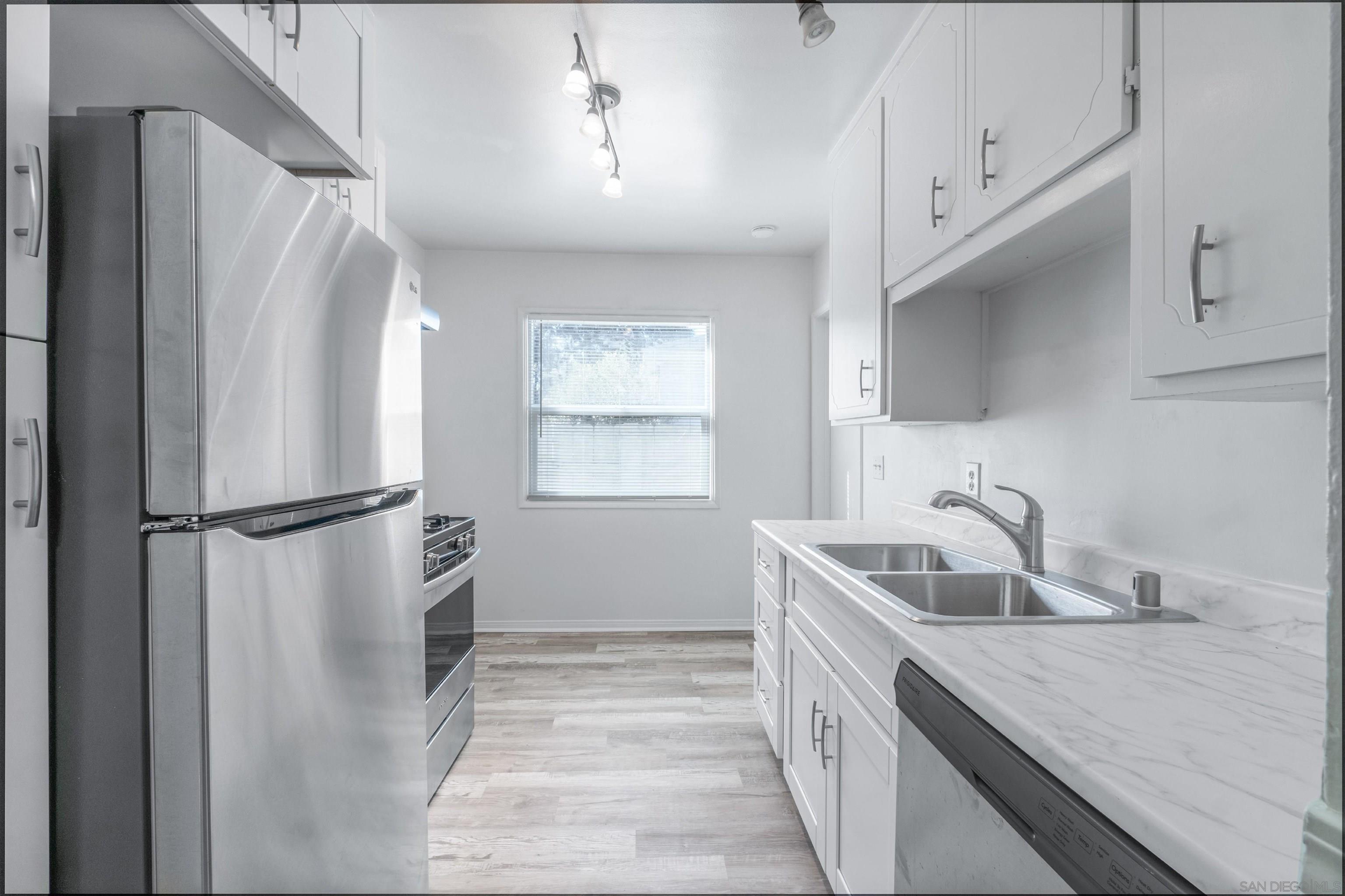 Detail Gallery Image 1 of 15 For 1795  Lemon Grove Ave, Lemon Grove,  CA 91945 - 3 Beds | 1 Baths