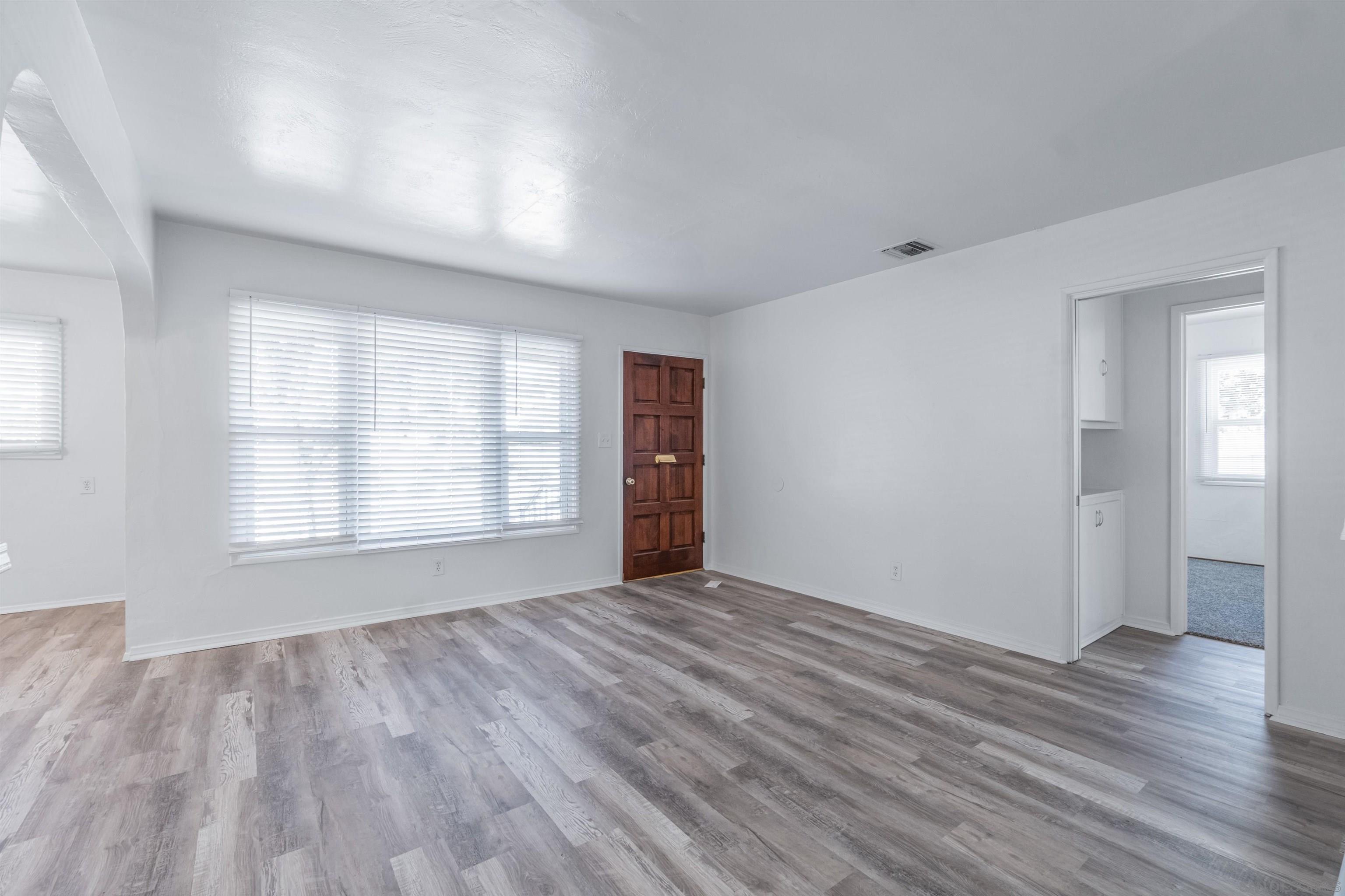 Detail Gallery Image 3 of 15 For 1795  Lemon Grove Ave, Lemon Grove,  CA 91945 - 3 Beds | 1 Baths