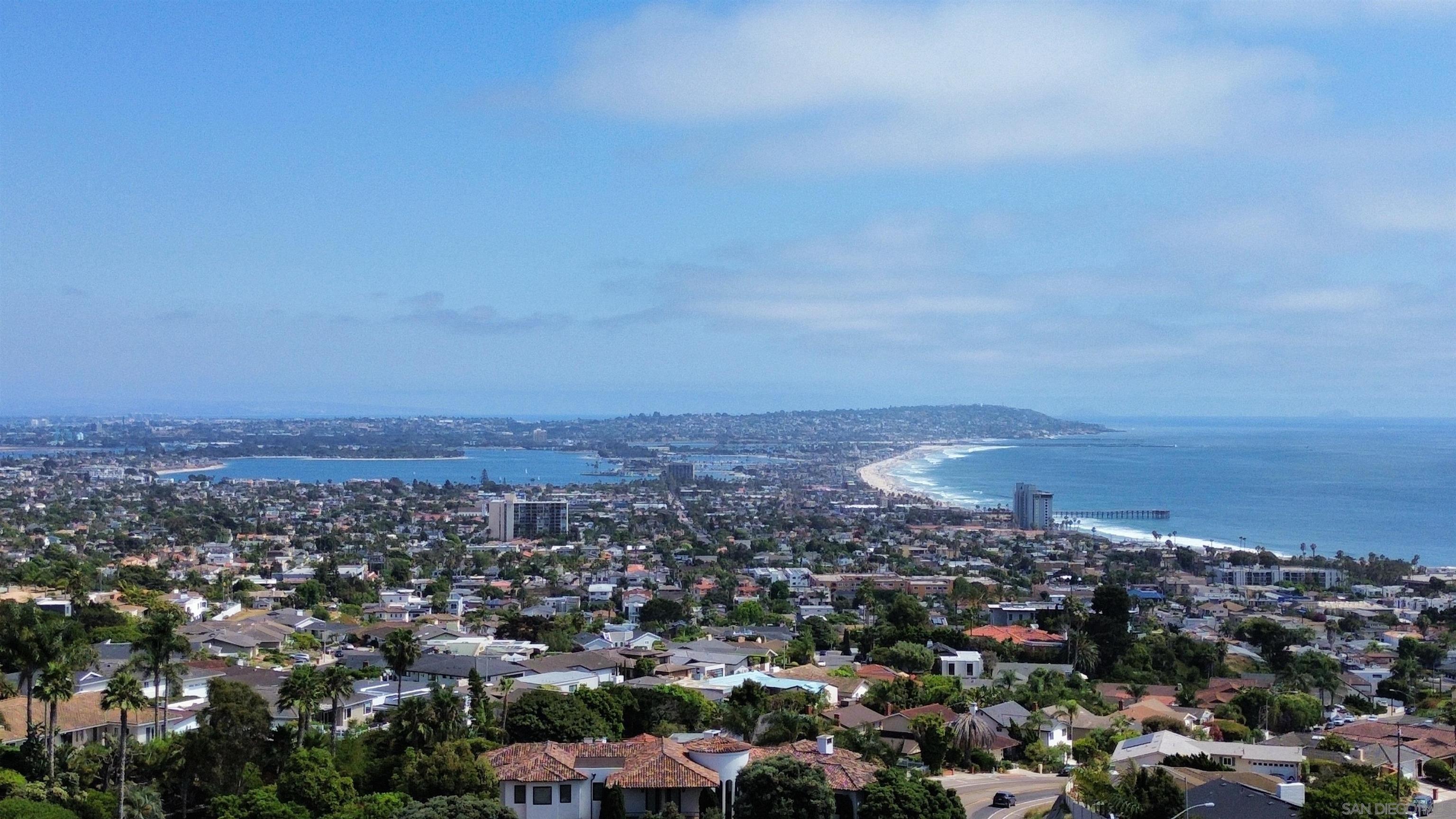 Detail Gallery Image 2 of 30 For 5717  Baja Mar, La Jolla,  CA 92037 - 4 Beds | 6/1 Baths