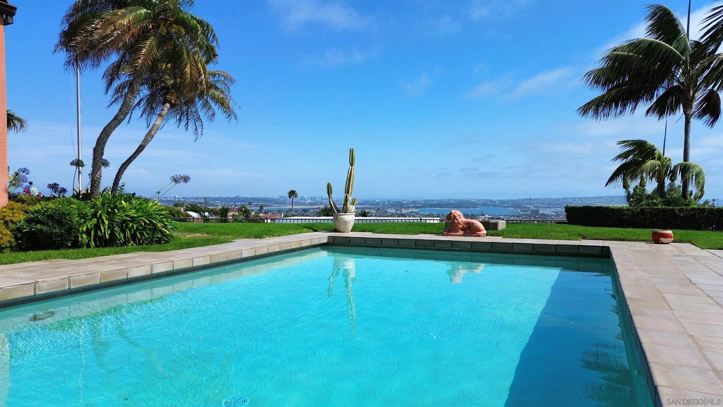 Detail Gallery Image 5 of 30 For 5717  Baja Mar, La Jolla,  CA 92037 - 4 Beds | 6/1 Baths