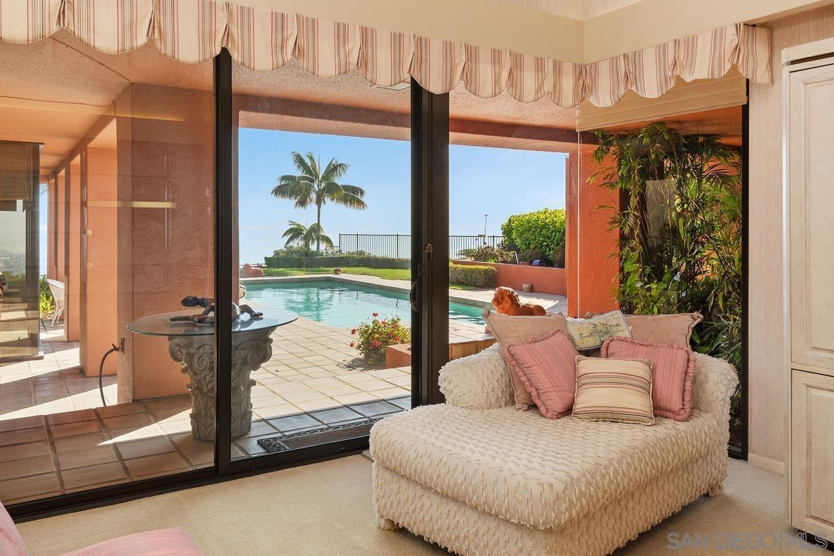 Detail Gallery Image 6 of 30 For 5717  Baja Mar, La Jolla,  CA 92037 - 4 Beds | 6/1 Baths