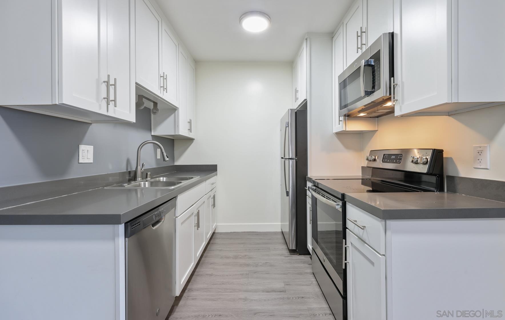 Detail Gallery Image 6 of 11 For 4999  Sterling Ct, San Diego,  CA 92105 - – Beds | – Baths