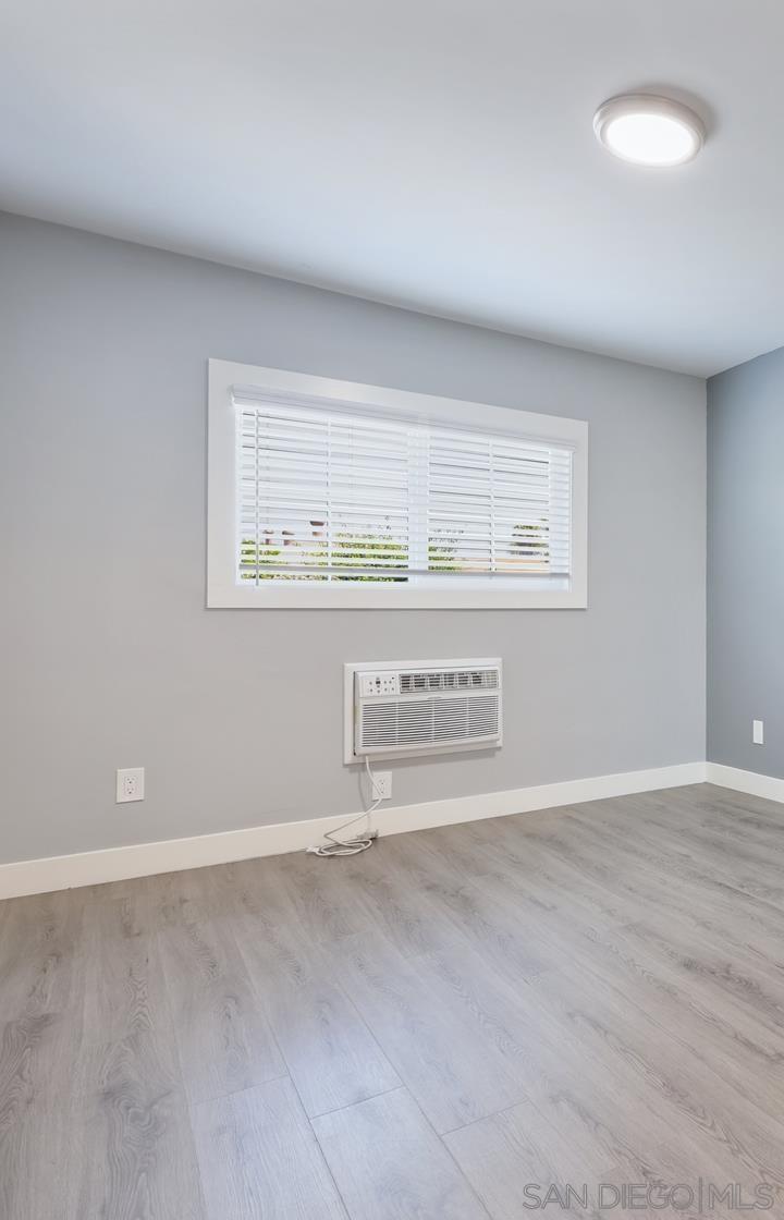 Detail Gallery Image 7 of 11 For 4999  Sterling Ct, San Diego,  CA 92105 - – Beds | – Baths