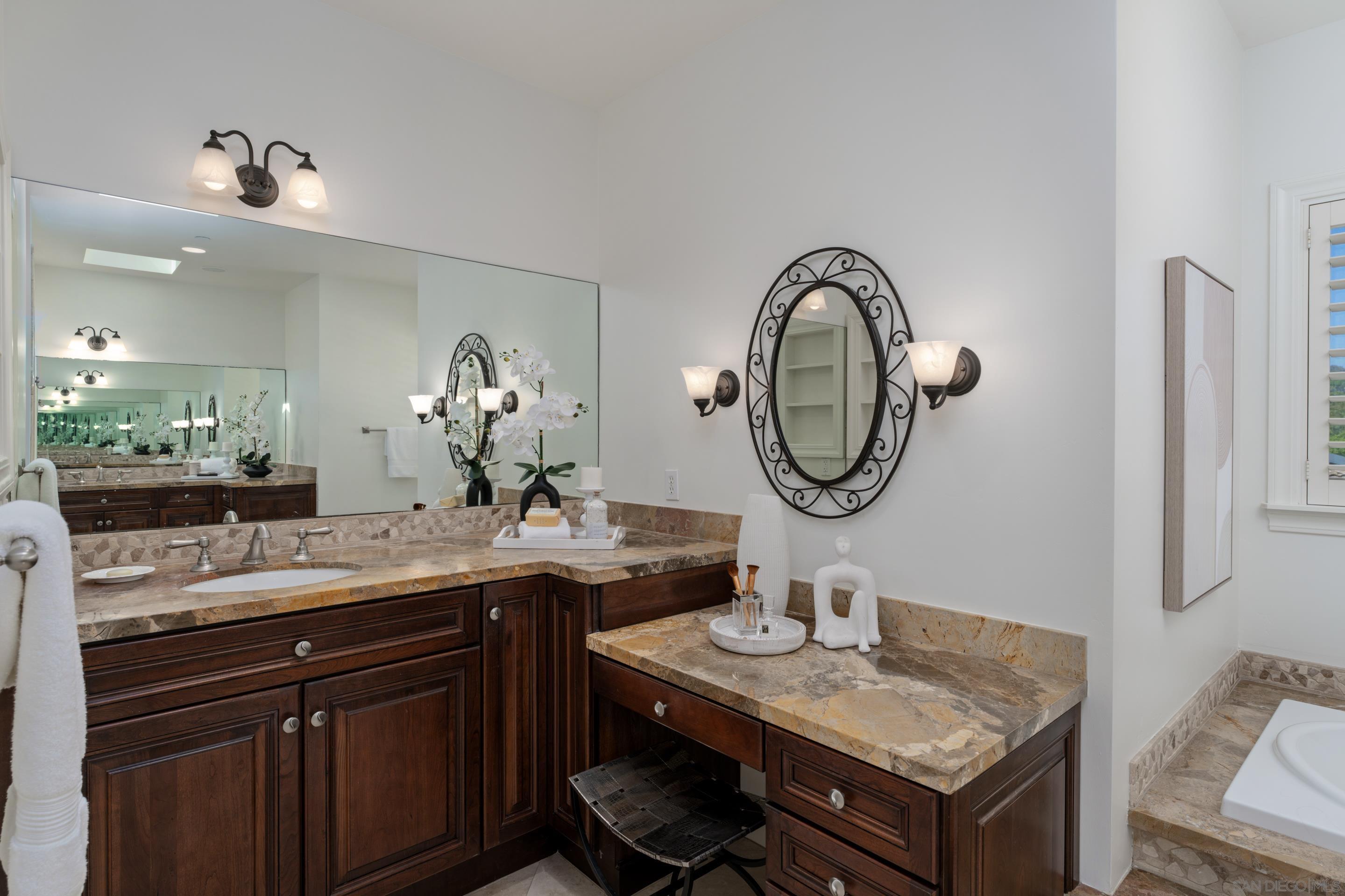 Detail Gallery Image 24 of 49 For 515 N Acacia Ave, Solana Beach,  CA 92075 - 5 Beds | 4/1 Baths