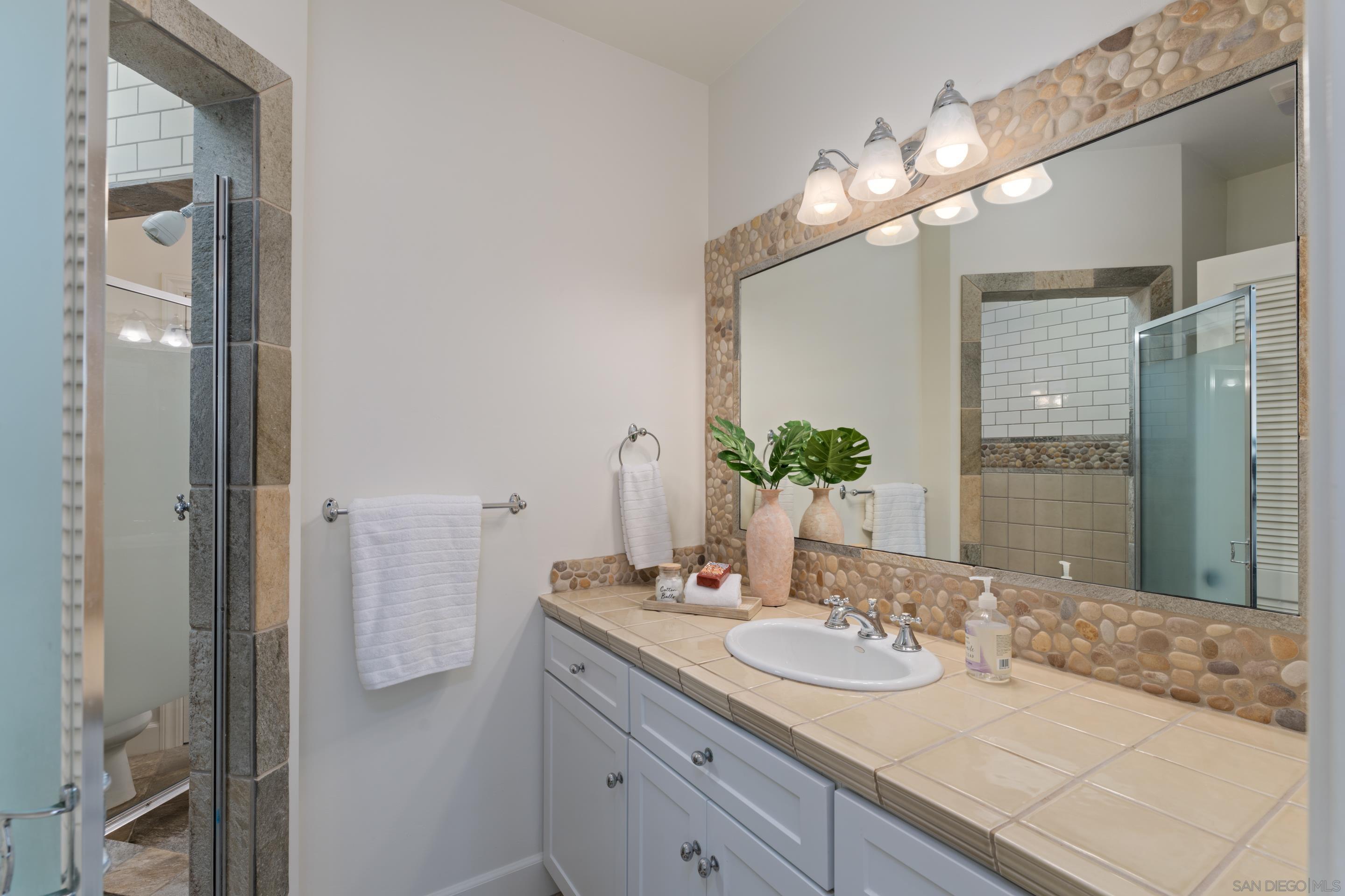 Detail Gallery Image 33 of 49 For 515 N Acacia Ave, Solana Beach,  CA 92075 - 5 Beds | 4/1 Baths