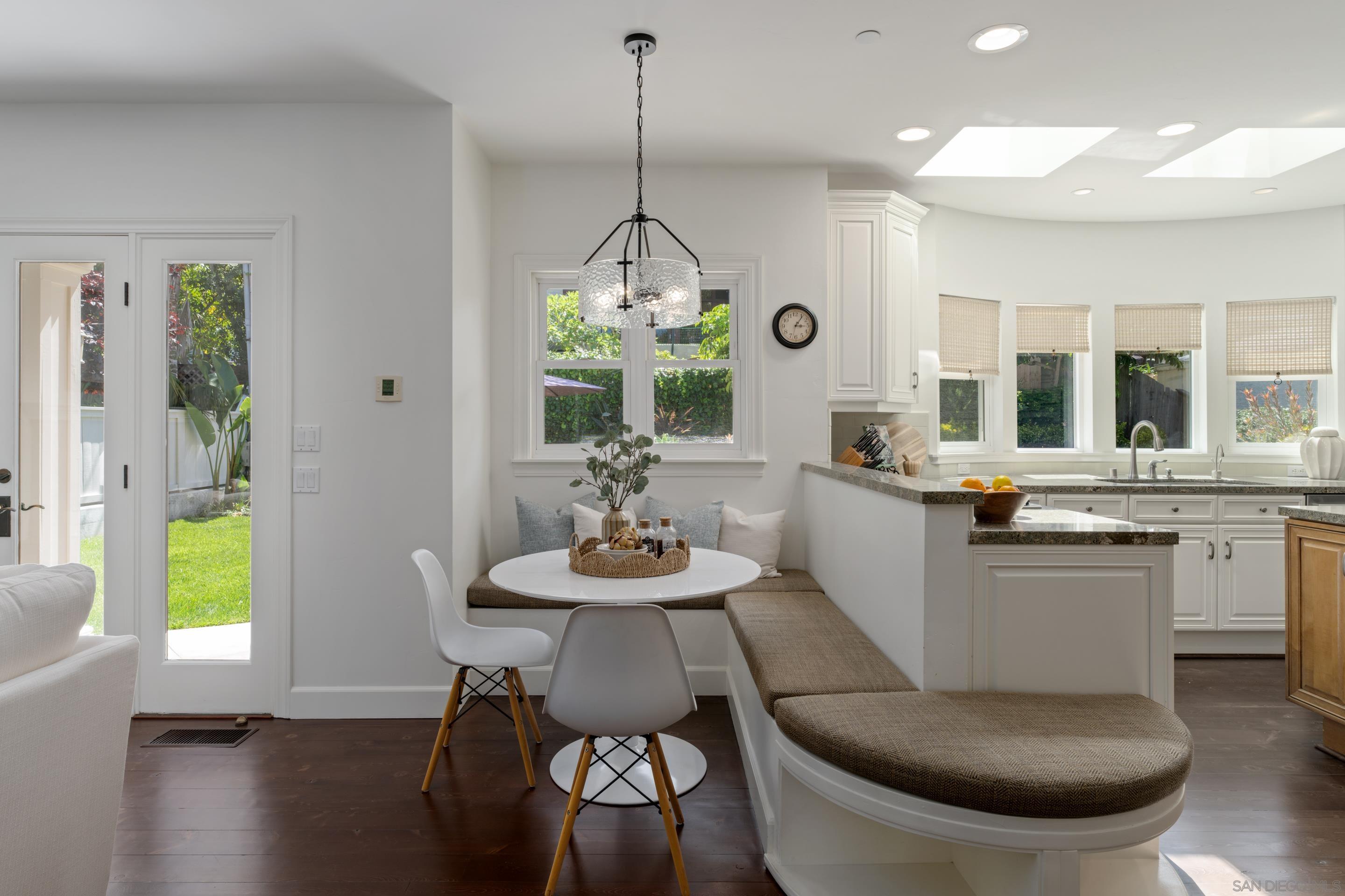 Detail Gallery Image 9 of 49 For 515 N Acacia Ave, Solana Beach,  CA 92075 - 5 Beds | 4/1 Baths