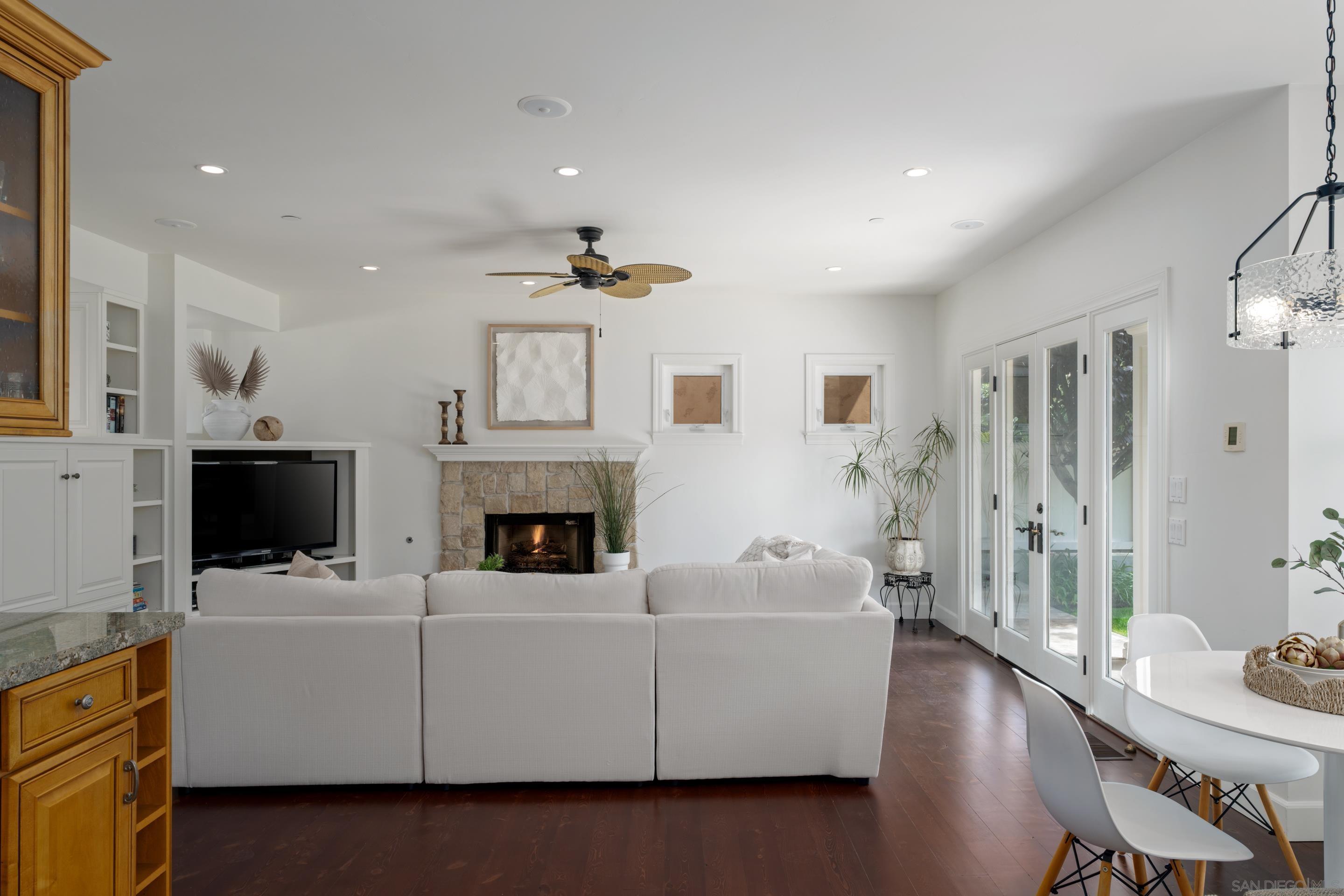 Detail Gallery Image 10 of 49 For 515 N Acacia Ave, Solana Beach,  CA 92075 - 5 Beds | 4/1 Baths