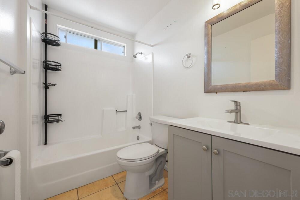 Detail Gallery Image 10 of 18 For 380  Plymouth Dr, Vista,  CA 92083 - – Beds | – Baths