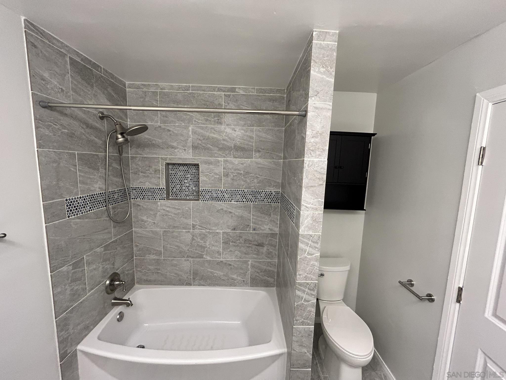 Detail Gallery Image 12 of 26 For 27452  Silver Lakes Pkwy, Helendale,  CA 92342 - 4 Beds | 2 Baths