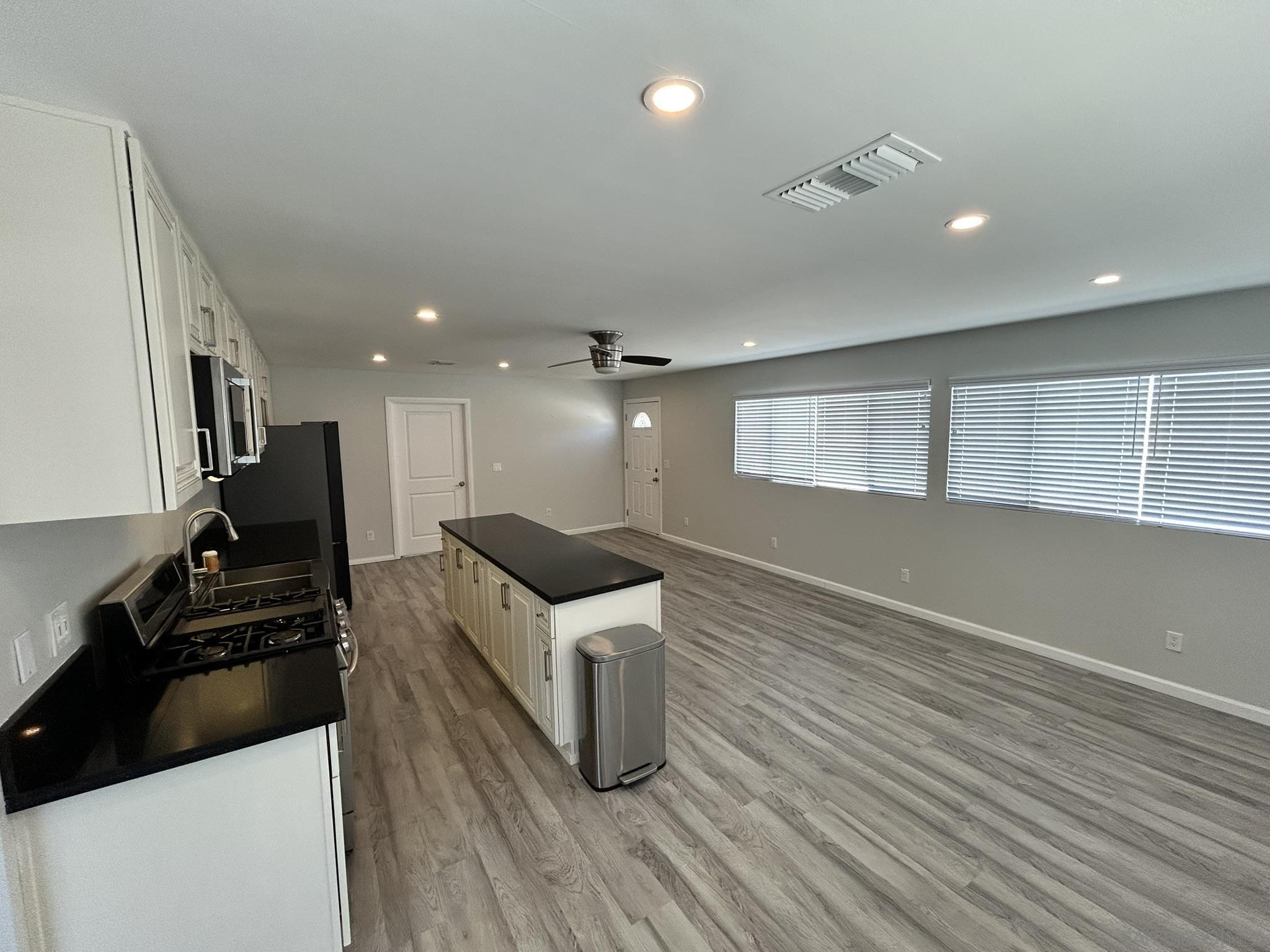 Detail Gallery Image 5 of 26 For 27452  Silver Lakes Pkwy, Helendale,  CA 92342 - 4 Beds | 2 Baths