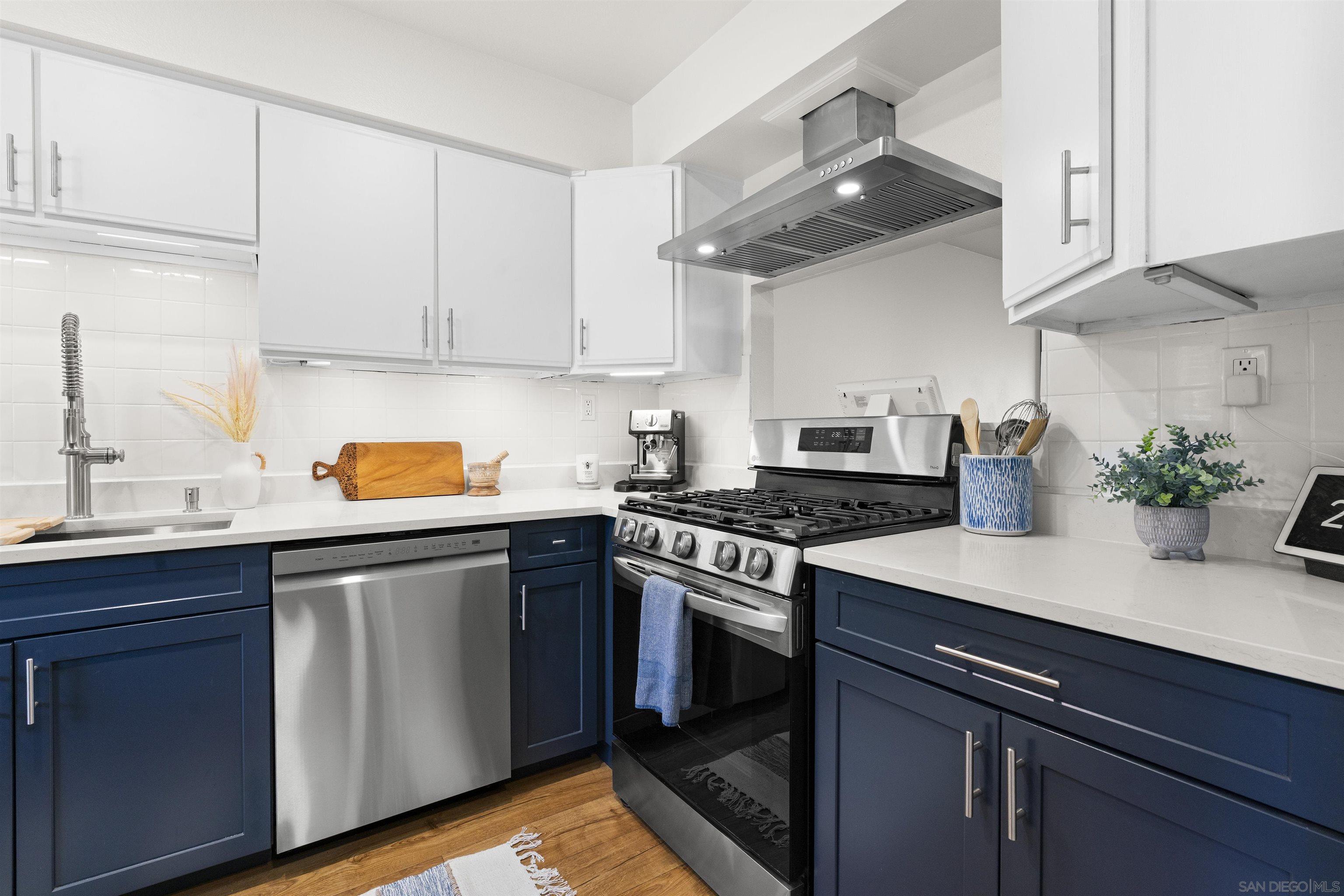 Detail Gallery Image 1 of 1 For 6821  Alvarado Rd  #3,  San Diego,  CA 92120 - 3 Beds | 2/1 Baths