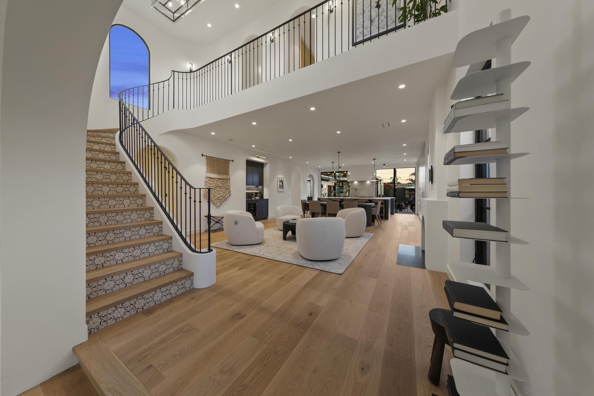 Front Image Thumbnail for SD250031699