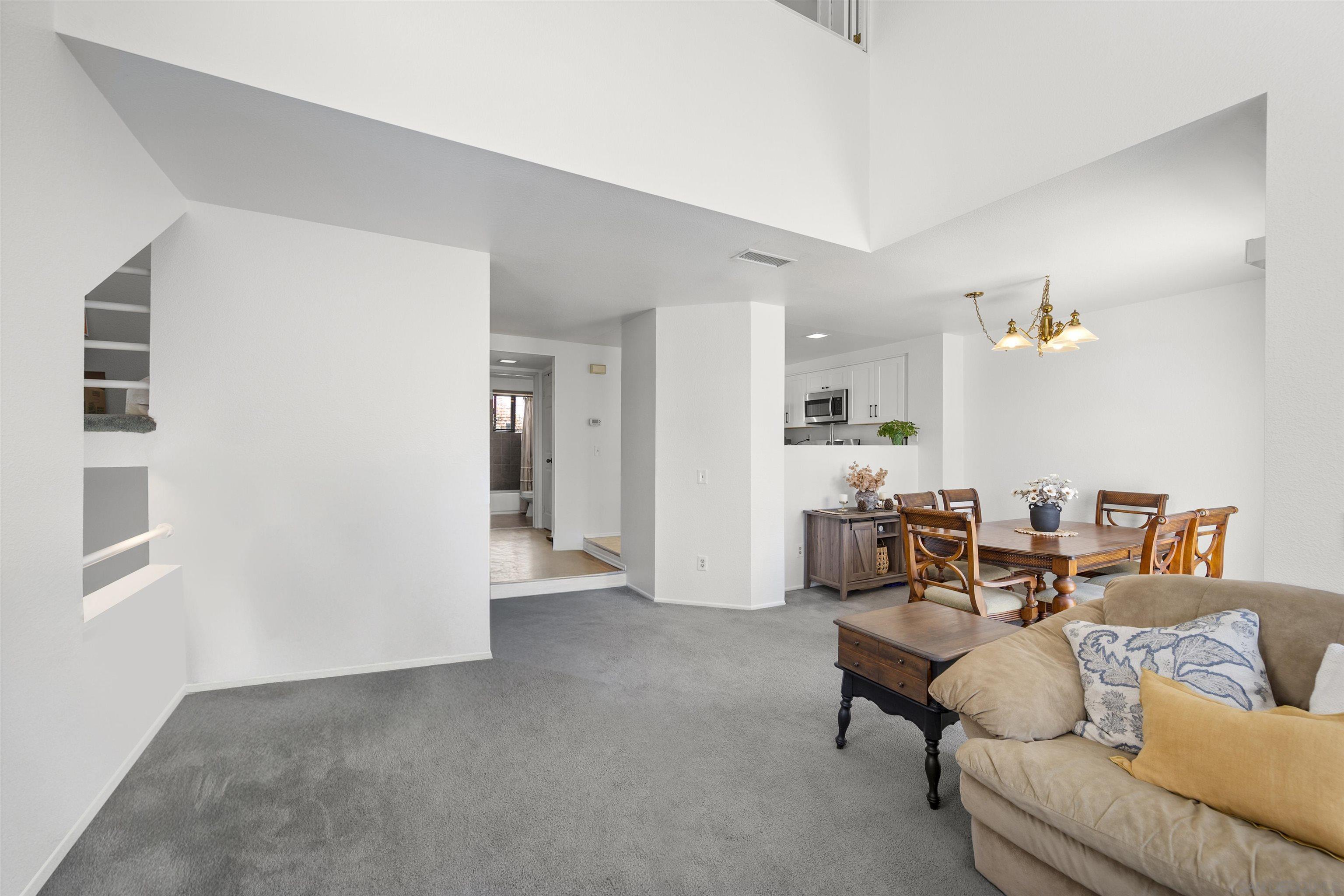 Detail Gallery Image 10 of 66 For 11061  Scripps Ranch, San Diego,  CA 92131 - 2 Beds | 2 Baths