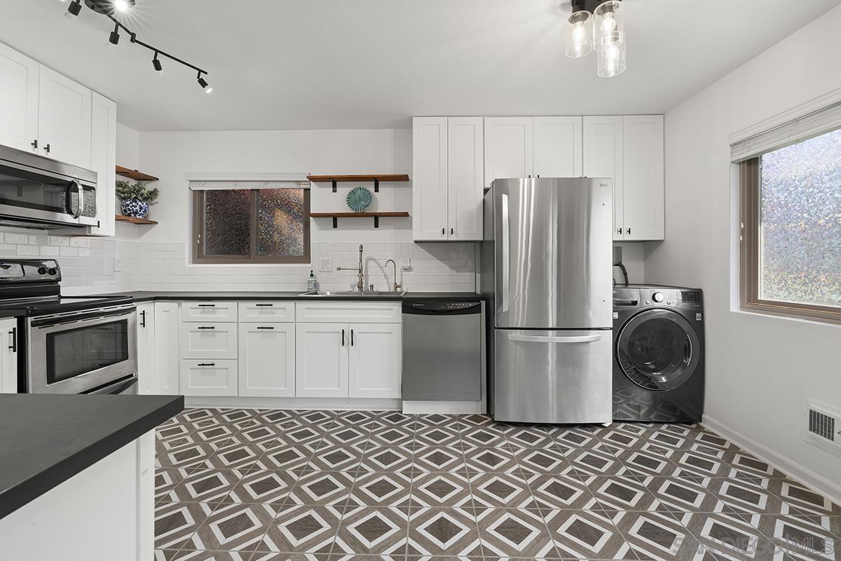 Detail Gallery Image 1 of 1 For 5472  Adobe Falls Rd  #7,  San Diego,  CA 92120 - 2 Beds | 2 Baths