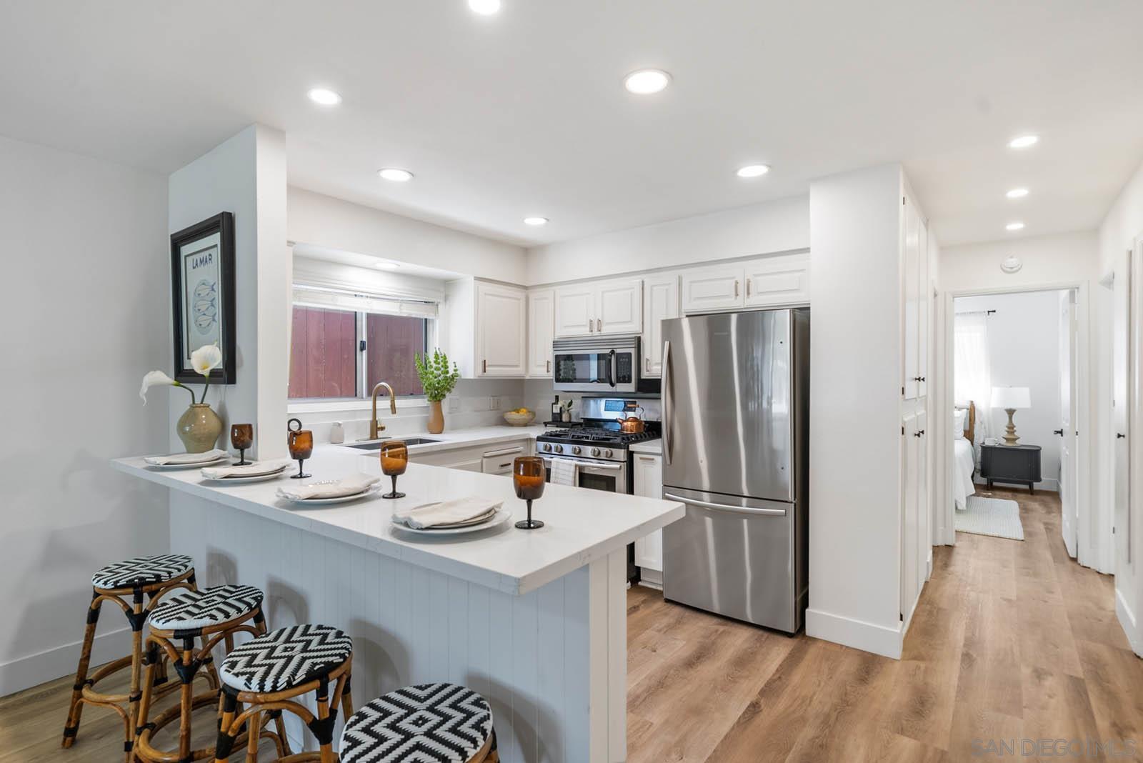 Detail Gallery Image 1 of 1 For 617  Cathy Ln, Cardiff By The Sea,  CA 92007 - 2 Beds | 1 Baths