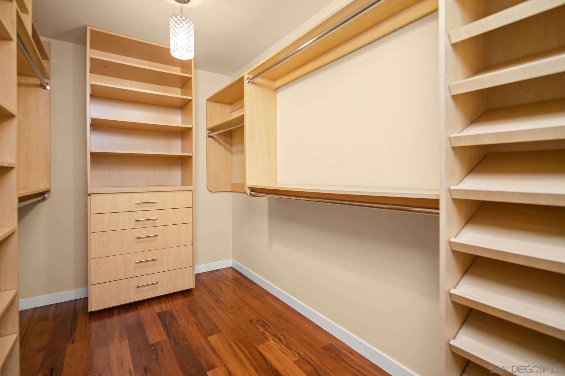 Detail Gallery Image 17 of 25 For 6561  Avenida Wilfredo, La Jolla,  CA 92037 - 4 Beds | 3 Baths