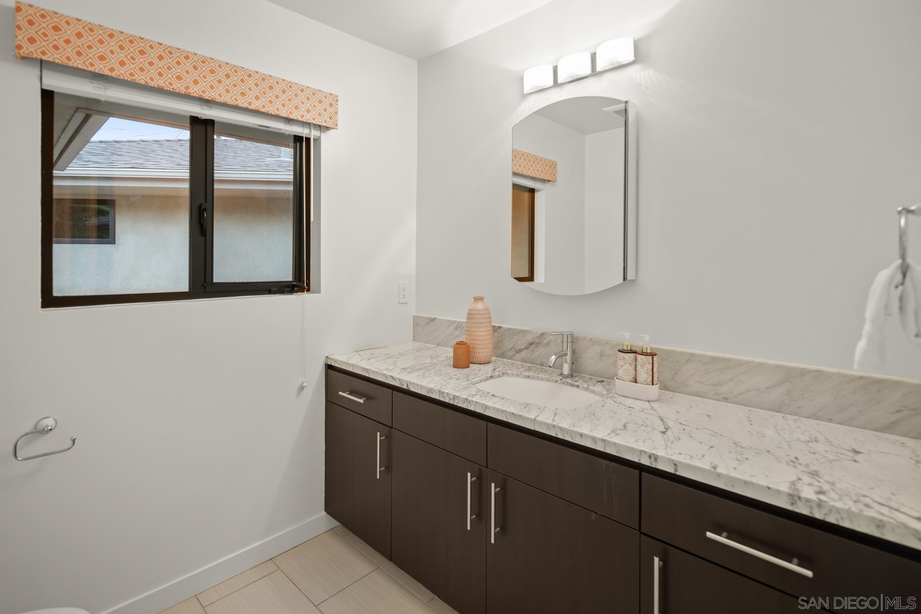 Detail Gallery Image 20 of 25 For 6561  Avenida Wilfredo, La Jolla,  CA 92037 - 4 Beds | 3 Baths