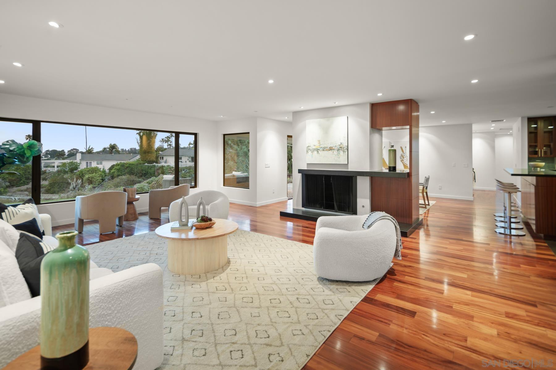 Detail Gallery Image 5 of 25 For 6561  Avenida Wilfredo, La Jolla,  CA 92037 - 4 Beds | 3 Baths