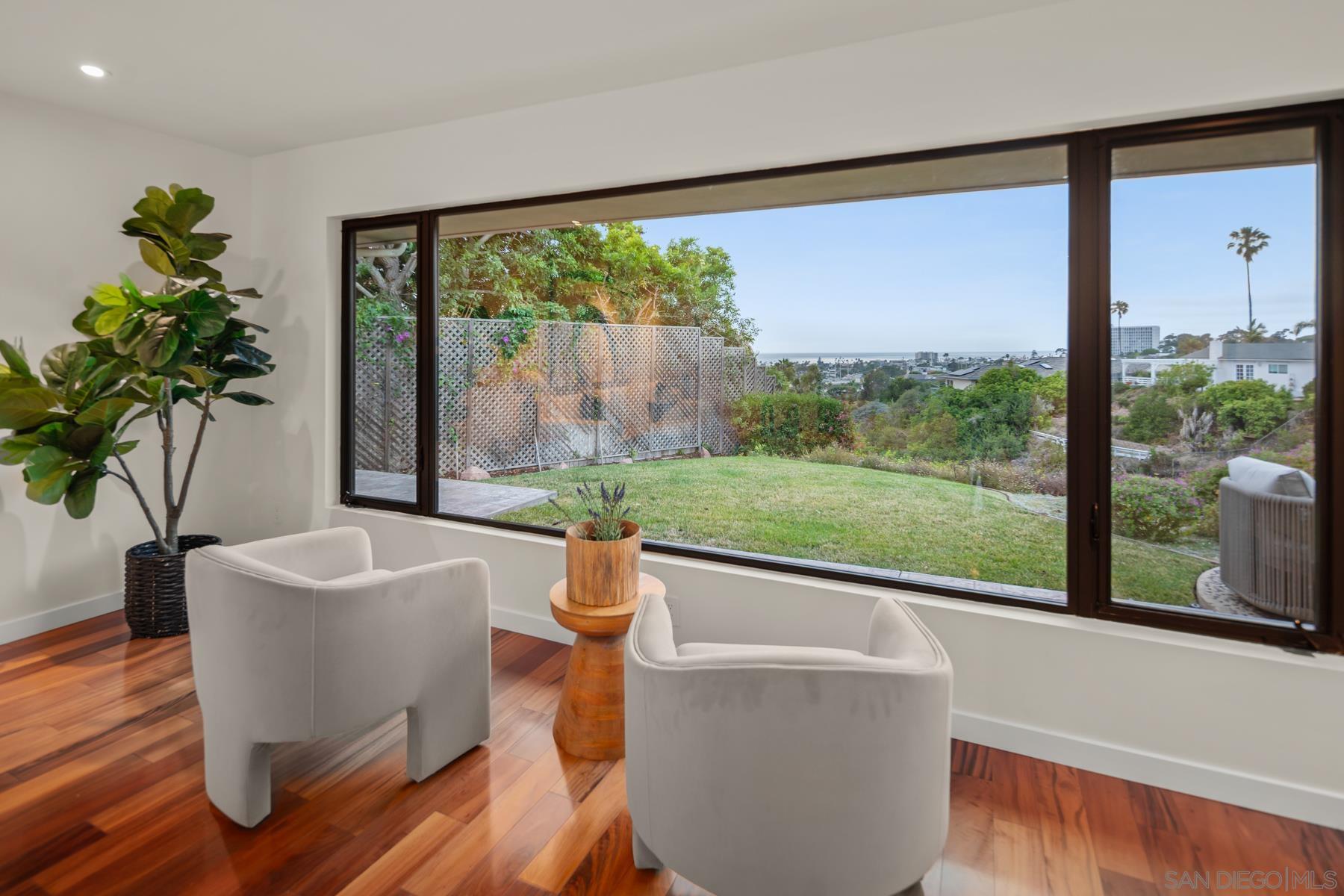 Detail Gallery Image 6 of 25 For 6561  Avenida Wilfredo, La Jolla,  CA 92037 - 4 Beds | 3 Baths